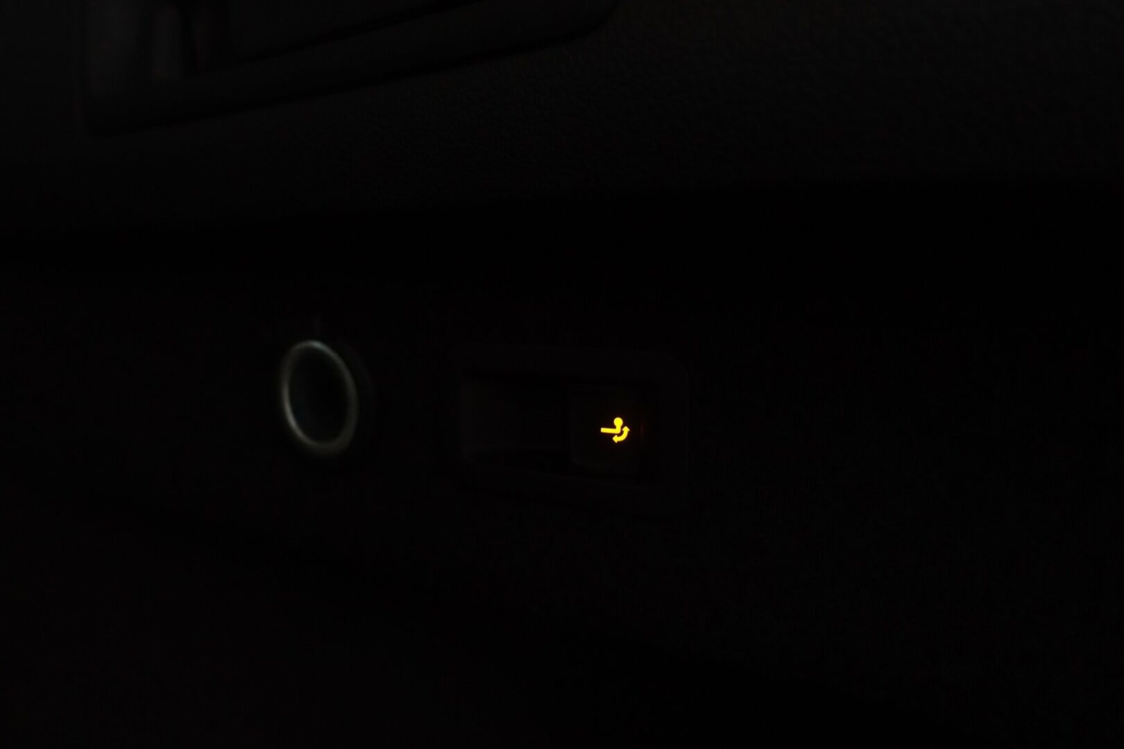 Volkswagen Passat 2017 Variant GTE Plug-In Hybrid 160 kW (218 hv) DSG  * ACC / Webasto / Dynaudio / Koukku / Nahka/Alcantara / P.Kamera * - 2 X Renkaat & Vanteet - HULLUT AVAJAISHULINAT KORKOTARJOUS 3,29 %