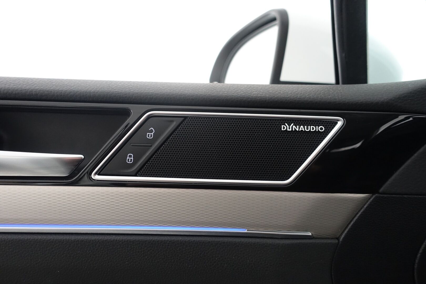 Volkswagen Passat 2017 Variant GTE Plug-In Hybrid 160 kW (218 hv) DSG  * ACC / Webasto / Dynaudio / Koukku / Nahka/Alcantara / P.Kamera * - 2 X Renkaat & Vanteet - HULLUT AVAJAISHULINAT KORKOTARJOUS 3,29 %