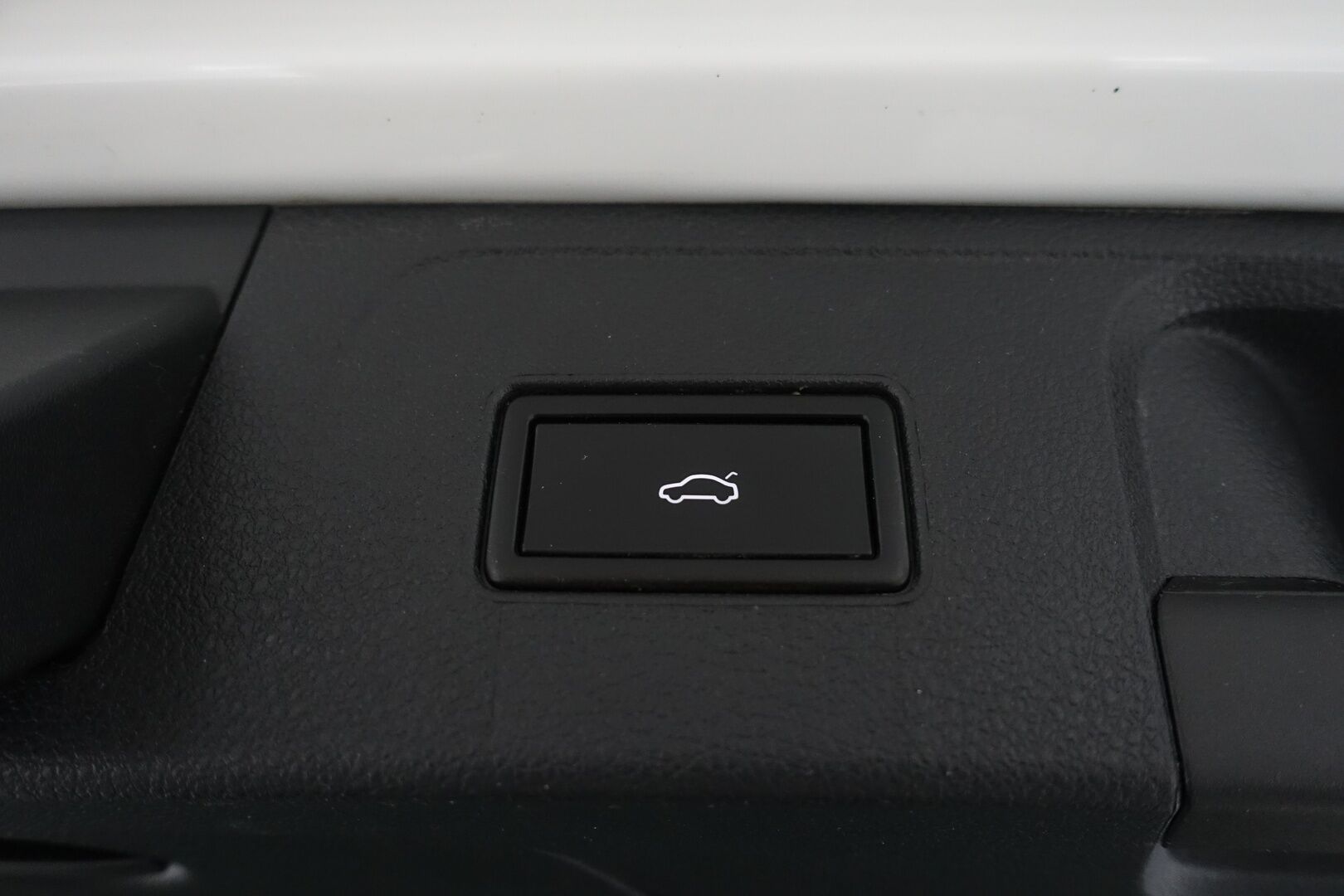 Volkswagen Passat 2017 Variant GTE Plug-In Hybrid 160 kW (218 hv) DSG  * ACC / Webasto / Dynaudio / Koukku / Nahka/Alcantara / P.Kamera * - 2 X Renkaat & Vanteet - HULLUT AVAJAISHULINAT KORKOTARJOUS 3,29 %