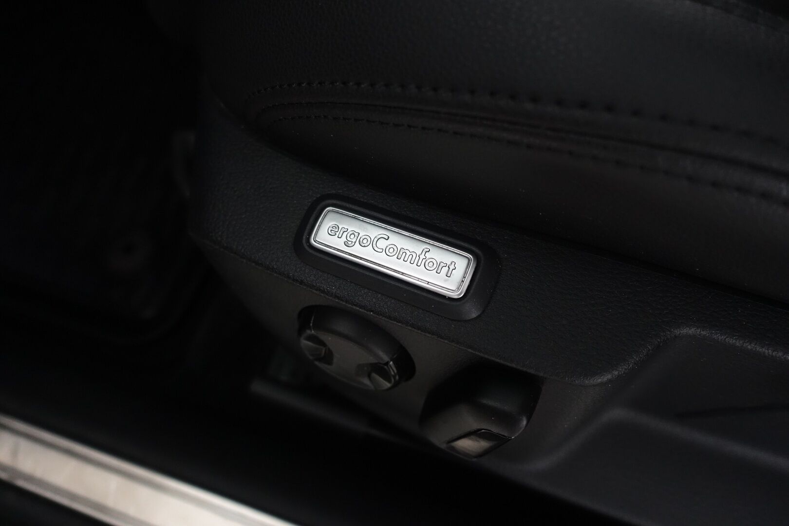 Volkswagen Passat 2017 Variant GTE Plug-In Hybrid 160 kW (218 hv) DSG  * ACC / Webasto / Dynaudio / Koukku / Nahka/Alcantara / P.Kamera * - 2 X Renkaat & Vanteet - HULLUT AVAJAISHULINAT KORKOTARJOUS 3,29 %