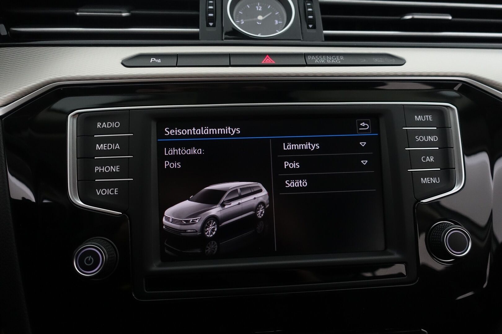 Volkswagen Passat 2017 Variant GTE Plug-In Hybrid 160 kW (218 hv) DSG  * ACC / Webasto / Dynaudio / Koukku / Nahka/Alcantara / P.Kamera * - 2 X Renkaat & Vanteet - HULLUT AVAJAISHULINAT KORKOTARJOUS 3,29 %