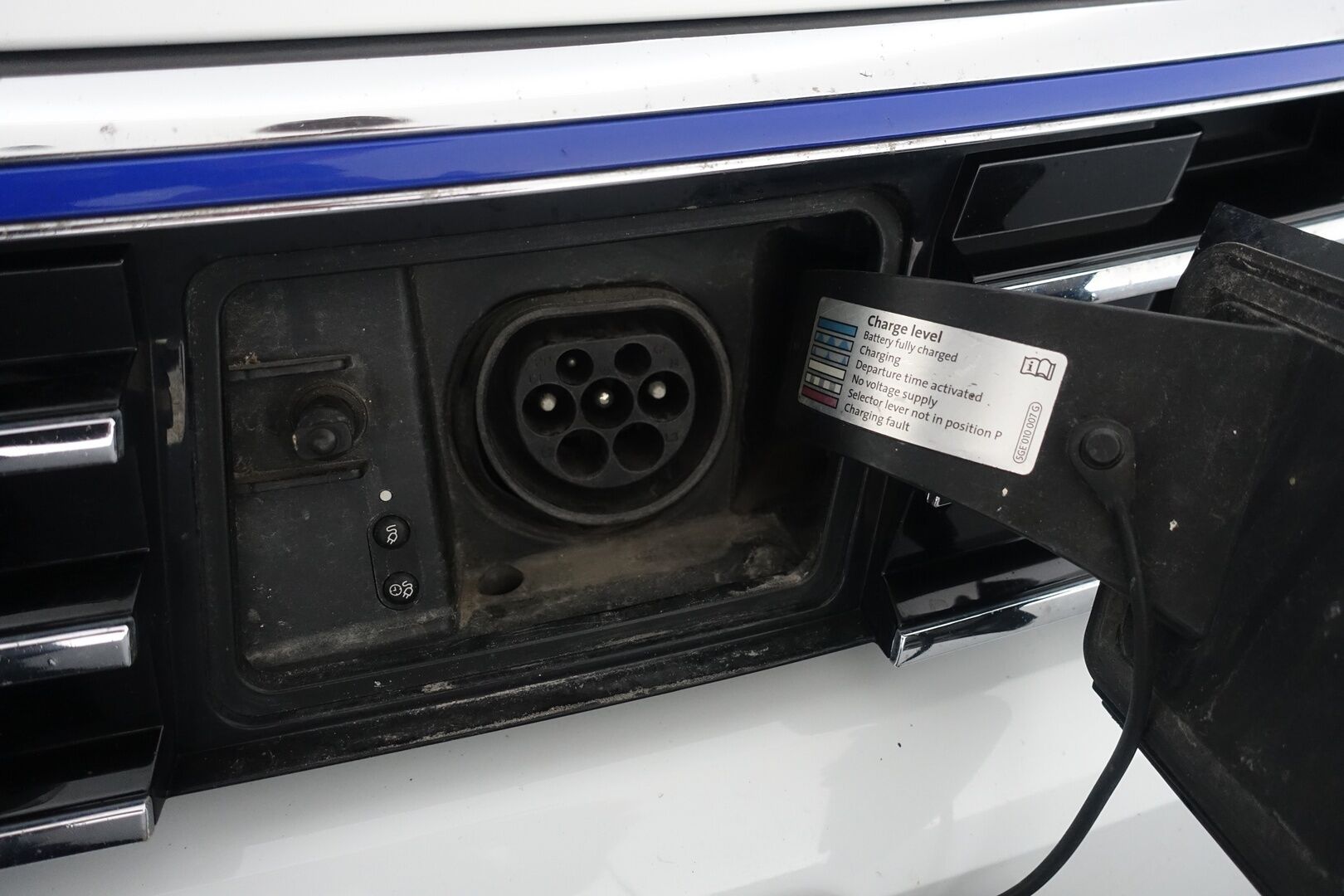 Volkswagen Passat 2017 Variant GTE Plug-In Hybrid 160 kW (218 hv) DSG  * ACC / Webasto / Dynaudio / Koukku / Nahka/Alcantara / P.Kamera * - 2 X Renkaat & Vanteet - HULLUT AVAJAISHULINAT KORKOTARJOUS 3,29 %