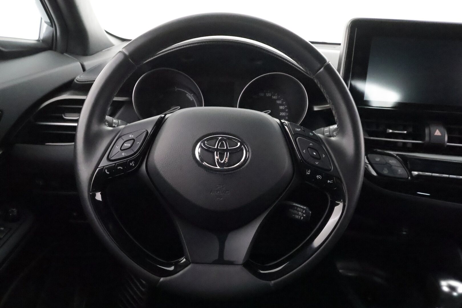 Toyota C-HR 2019 1,8 Hybrid Active Edition - | ACC | P.kamera | Navi | Lohkolämmitin | Keyless | Lane Assist | RSA | Aut. pitkät | Bluetooth | 2x renkaat aluin | Huoltokirja | 