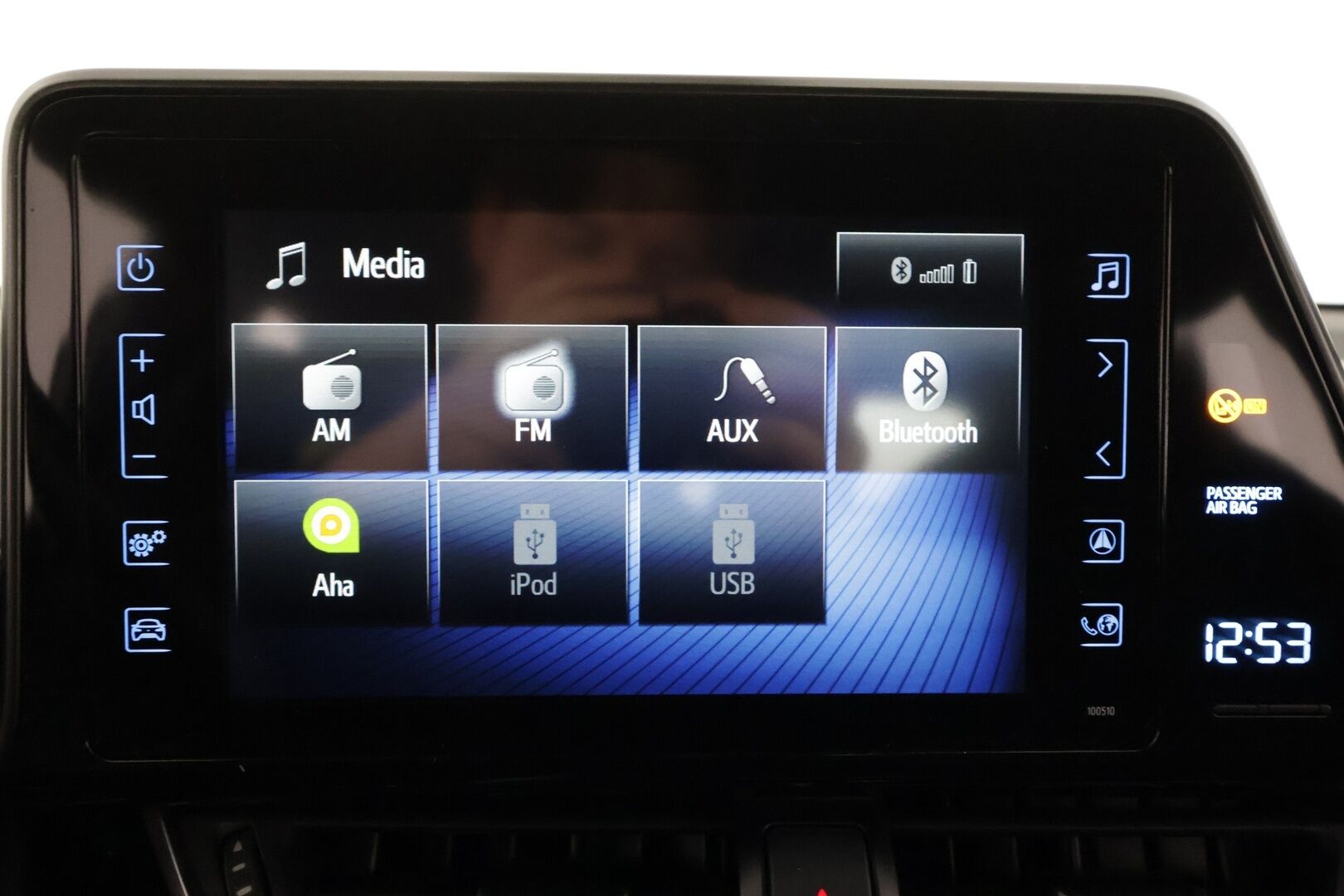 Toyota C-HR 2019 1,8 Hybrid Active Edition - | ACC | P.kamera | Navi | Lohkolämmitin | Keyless | Lane Assist | RSA | Aut. pitkät | Bluetooth | 2x renkaat aluin | Huoltokirja | 
