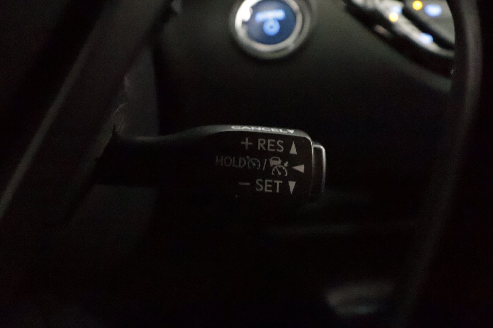 Toyota C-HR 2019 1,8 Hybrid Active Edition - | ACC | P.kamera | Navi | Lohkolämmitin | Keyless | Lane Assist | RSA | Aut. pitkät | Bluetooth | 2x renkaat aluin | Huoltokirja | 