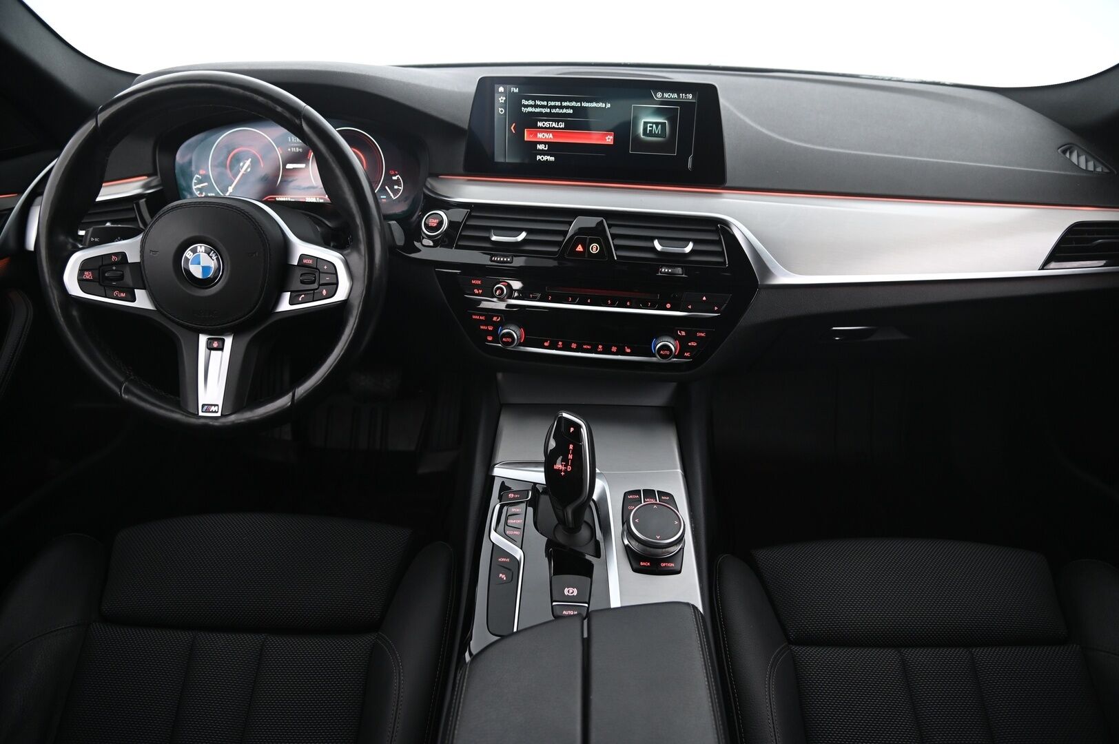 BMW 530 2019 G30 Sedan 530e A Charged Edition*M-Sport Ratti / Hifit / Sport penkit / Koukku / Navi*