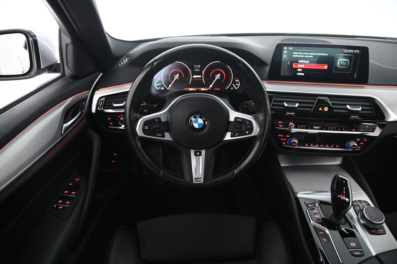 BMW 530 2019 G30 Sedan 530e A Charged Edition sportline * M-Sport Ratti / Hifit / Sport penkit / Proffa Navi * - * Suomi-auto / Fiksu huoltohistoria / Hyvin pidetty *