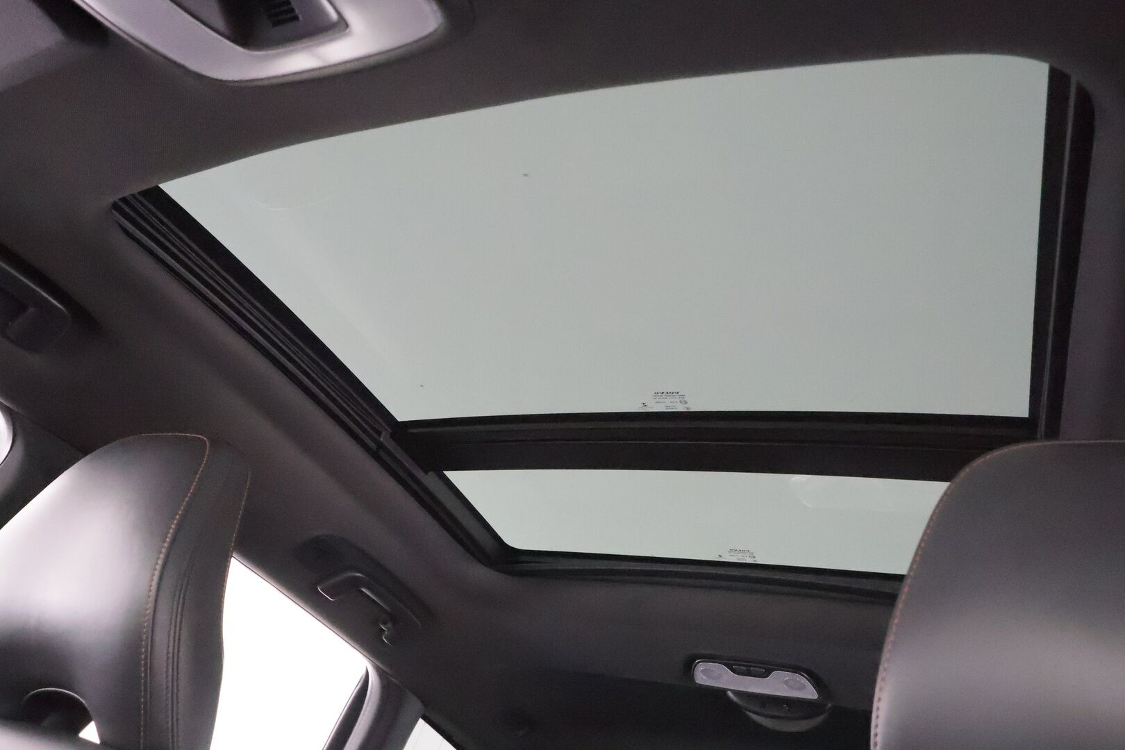 Volvo XC60 2016 D4 AWD Business aut * H&K / Webasto / Koukku / Xenon / Panorama / Kaistavahti / Navi * - Muistipenkki / P.tutkat / Kahdet renkaat aluvanteilla