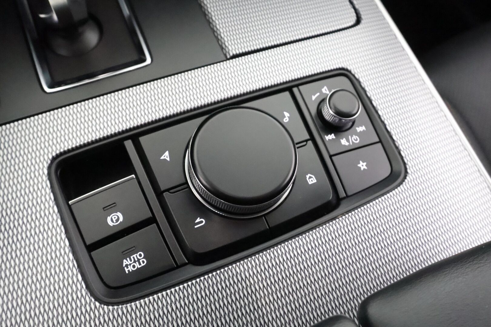 Mazda CX-60 2023 2.5 PHEV 8AT AWD Exclusive-Line Comfort * HUD / Bose / ACC / 360 / Ilmastoitu Muistipenkki / LED / Navi / Keyless * - Suomi-auto / 2x Latauskaapelit / Kahdet renkaat aluvanteilla