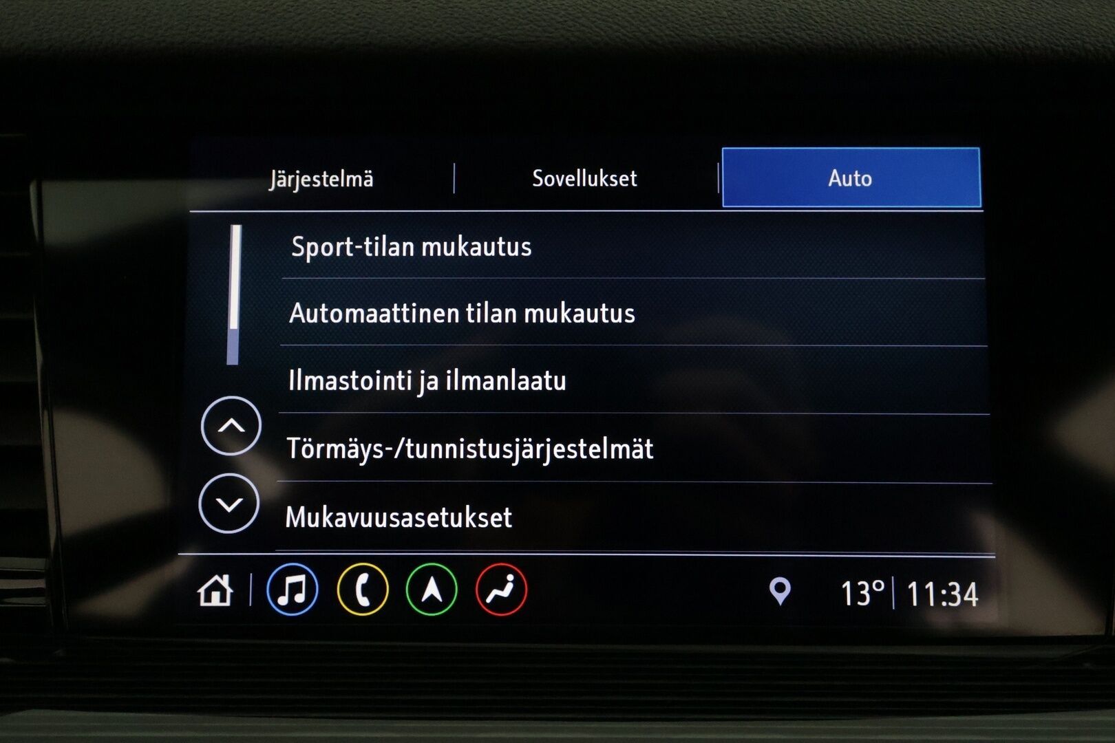 Opel Insignia 2019 Grand Sport Innovation Plus 200 Turbo A **Adapt.vakkari / Webasto / IntelliLux LED / Koukku / Navi / HUD** - Suomi-auto / Kahdet renkaat aluvanteilla / Puolinahat / KeylessGo / Ratin lämmitin