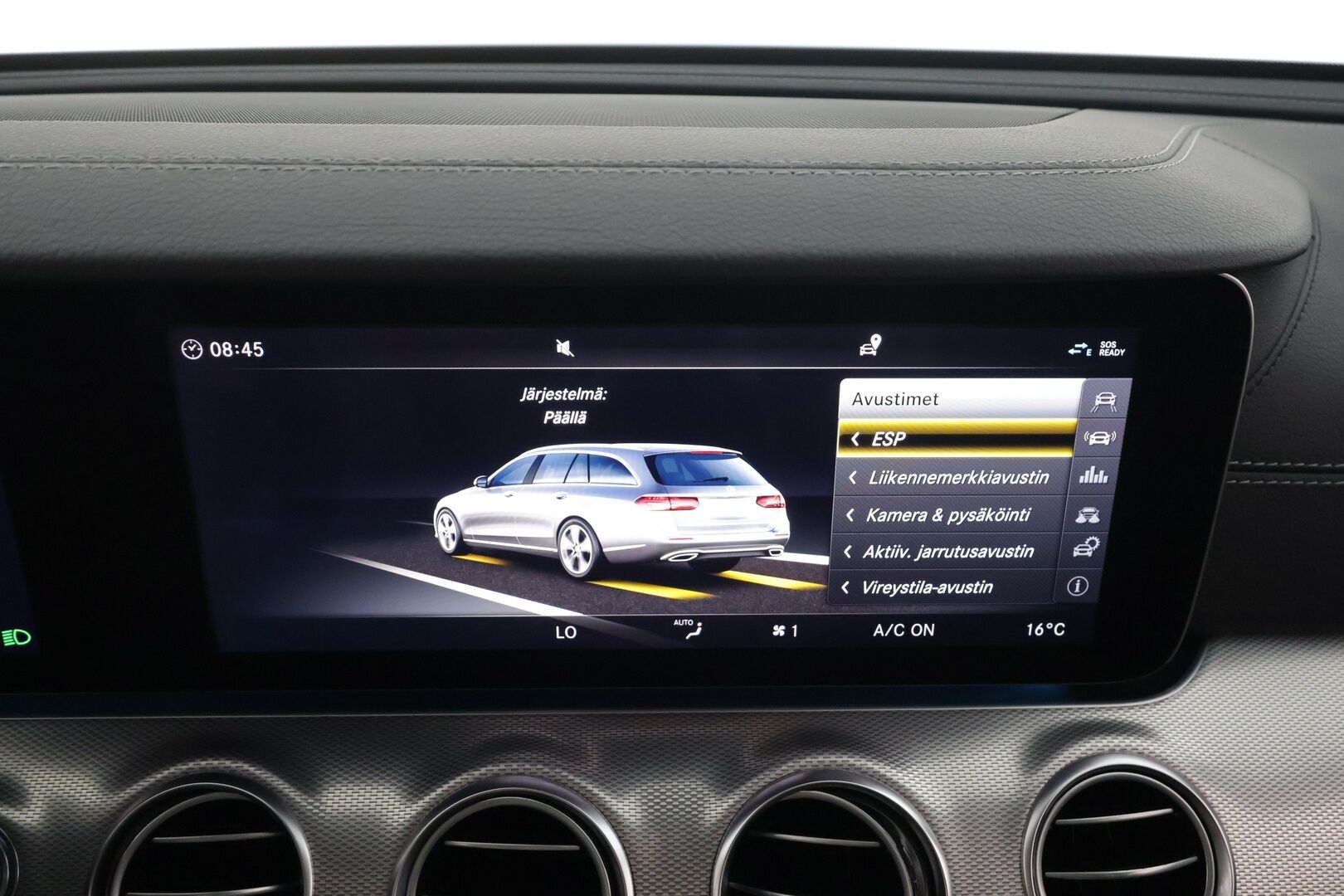 Mercedes-Benz E 2017 200 T A AMG * Vakkari / P.kamera / Lohko+Sisä / Widescreen / Sporttipenkit / Sähköluukku / Navi * - Kahdet renkaat aluvanteilla / Merkkihuollettu