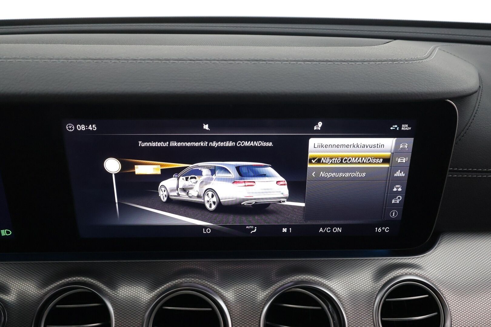 Mercedes-Benz E 2017 200 T A AMG * Vakkari / P.kamera / Lohko+Sisä / Widescreen / Sporttipenkit / Sähköluukku / Navi * - Kahdet renkaat aluvanteilla / Merkkihuollettu