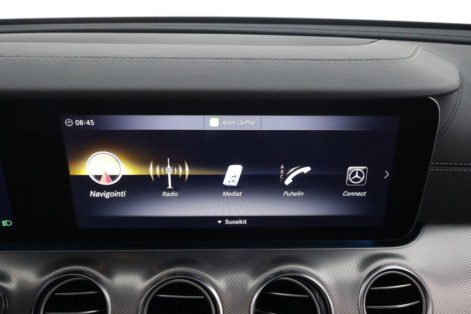 Mercedes-Benz E 2017 200 T A AMG * Vakkari / P.kamera / Lohko+Sisä / Widescreen / Sporttipenkit / Sähköluukku / Navi * - Kahdet renkaat aluvanteilla / Merkkihuollettu