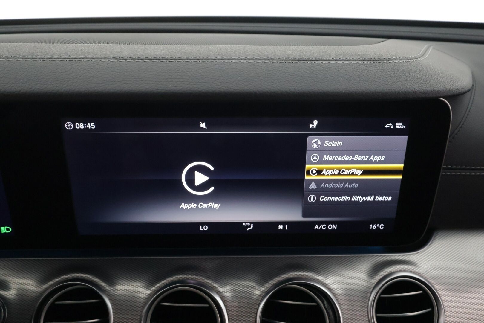 Mercedes-Benz E 2017 200 T A AMG * Vakkari / P.kamera / Lohko+Sisä / Widescreen / Sporttipenkit / Sähköluukku / Navi * - Kahdet renkaat aluvanteilla / Merkkihuollettu