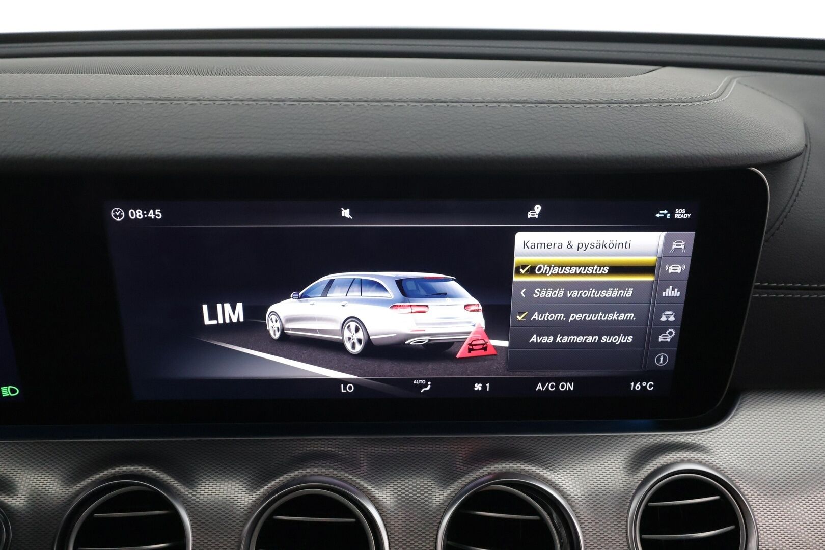 Mercedes-Benz E 2017 200 T A AMG * Vakkari / P.kamera / Lohko+Sisä / Widescreen / Sporttipenkit / Sähköluukku / Navi * - Kahdet renkaat aluvanteilla / Merkkihuollettu