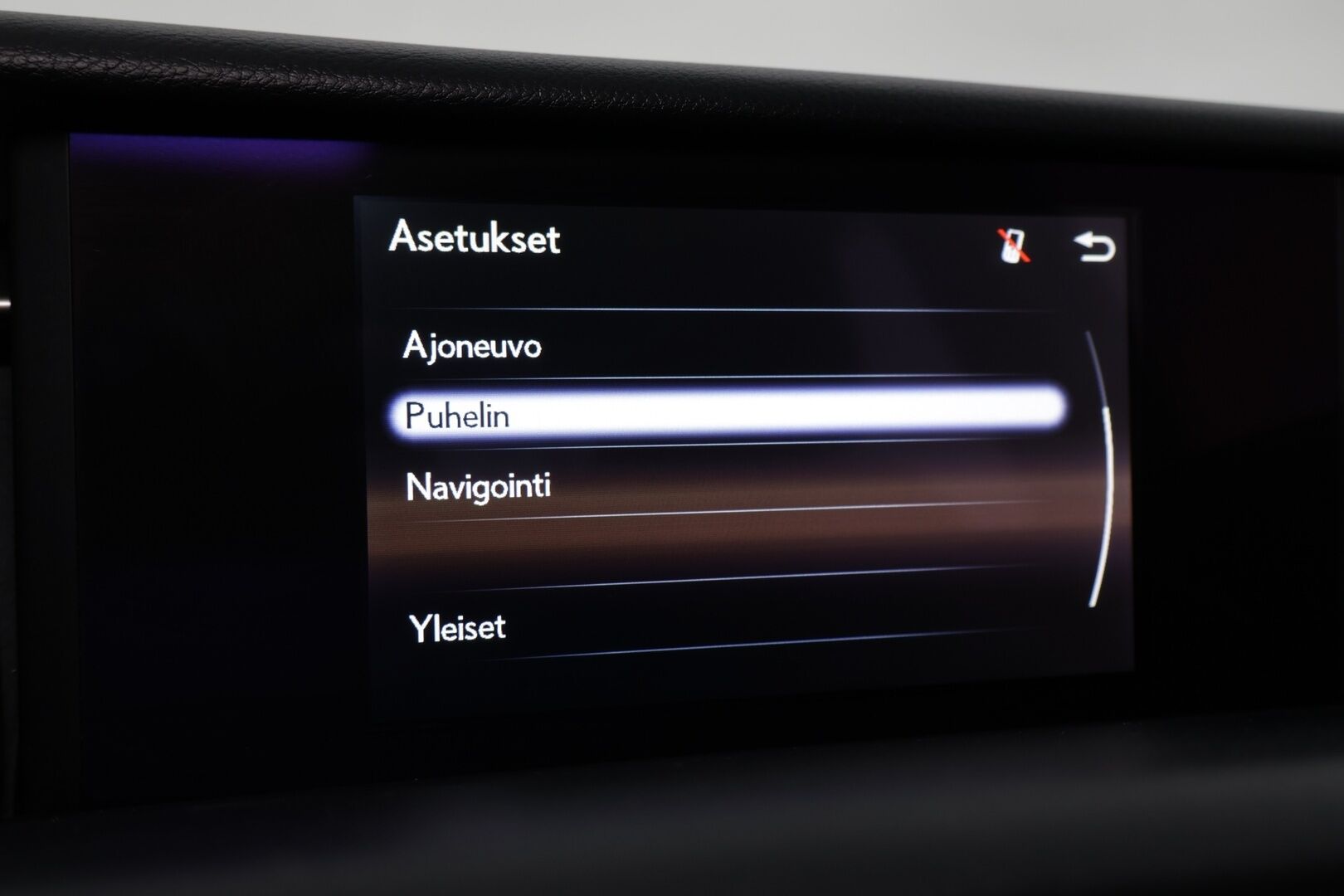 Lexus IS 2015 300h Comfort Business ** Osanahat / Navi / Kamera / Vakkari