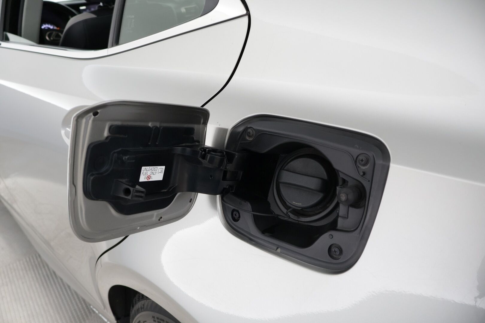 Lexus IS 2015 300h Comfort Business ** Osanahat / Navi / Kamera / Vakkari