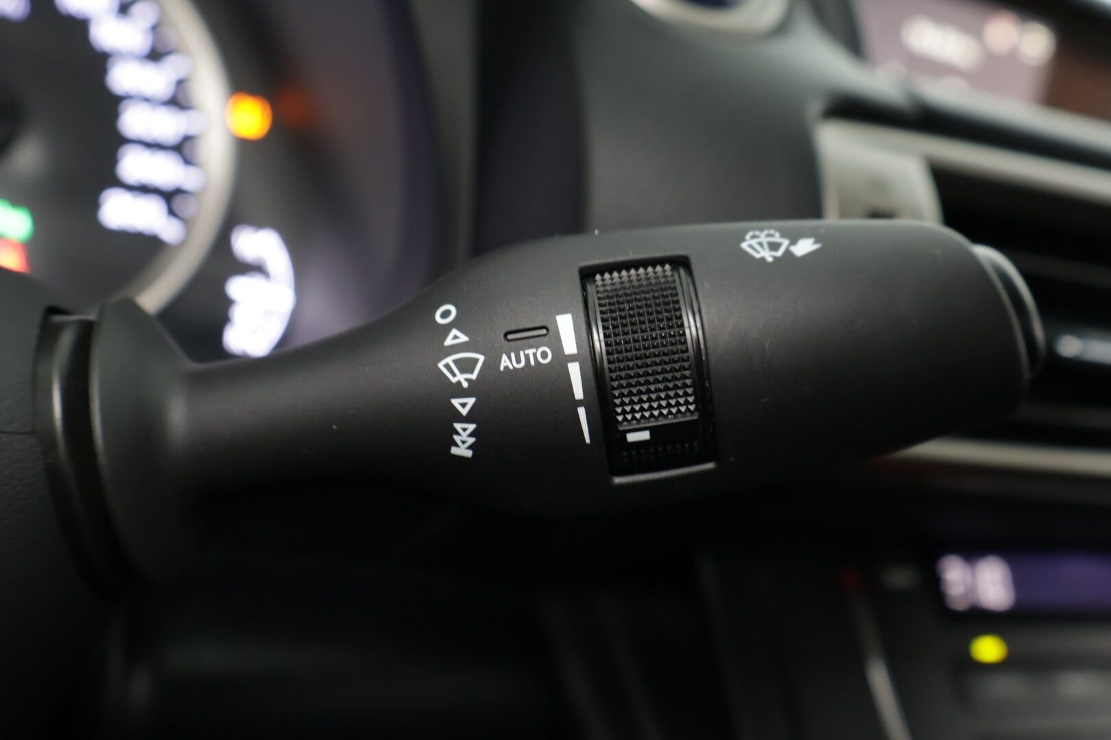 Lexus IS 2015 300h Comfort Business ** Osanahat / Navi / Kamera / Vakkari