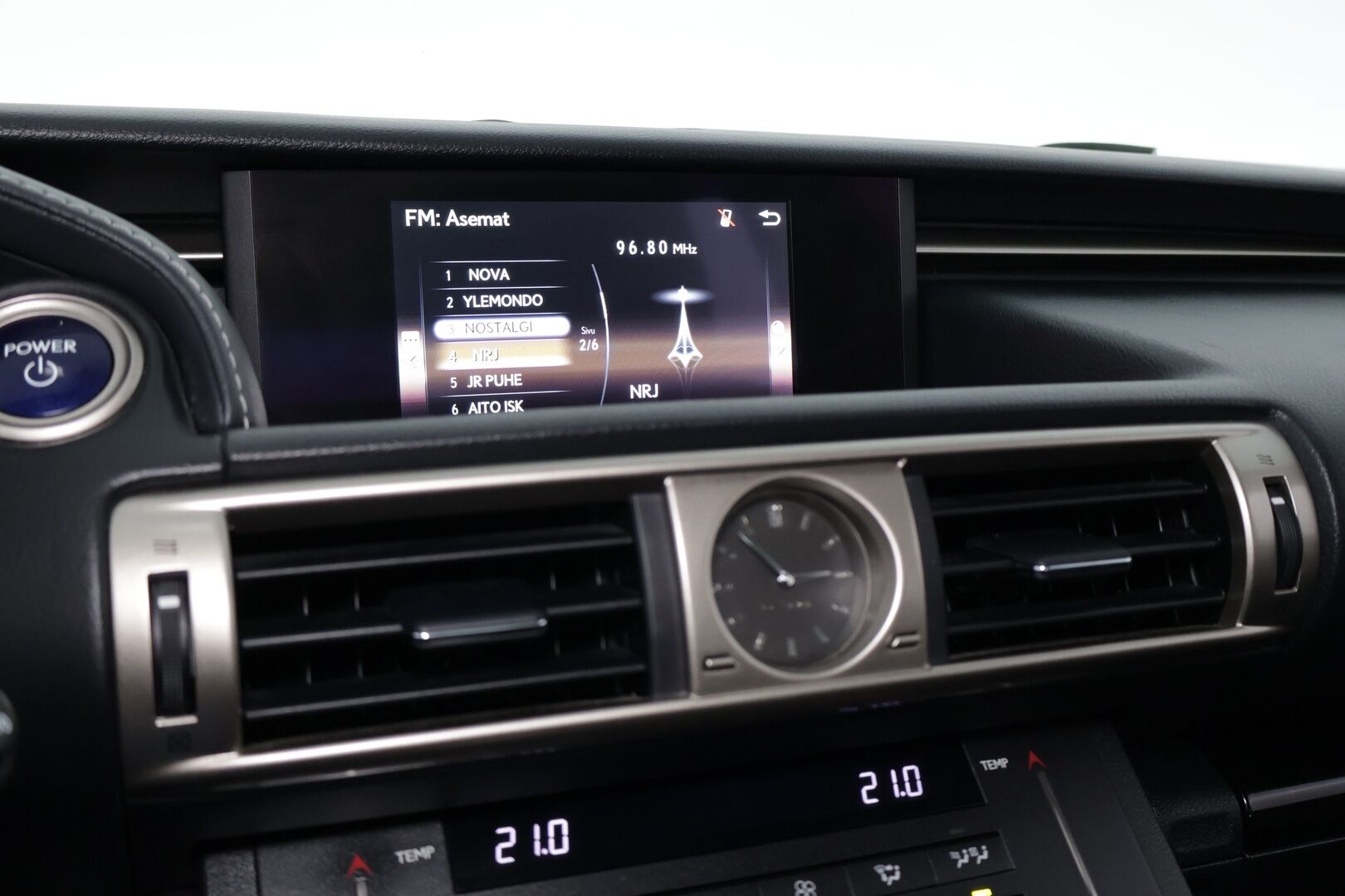 Lexus IS 2015 300h Comfort Business ** Osanahat / Navi / Kamera / Vakkari