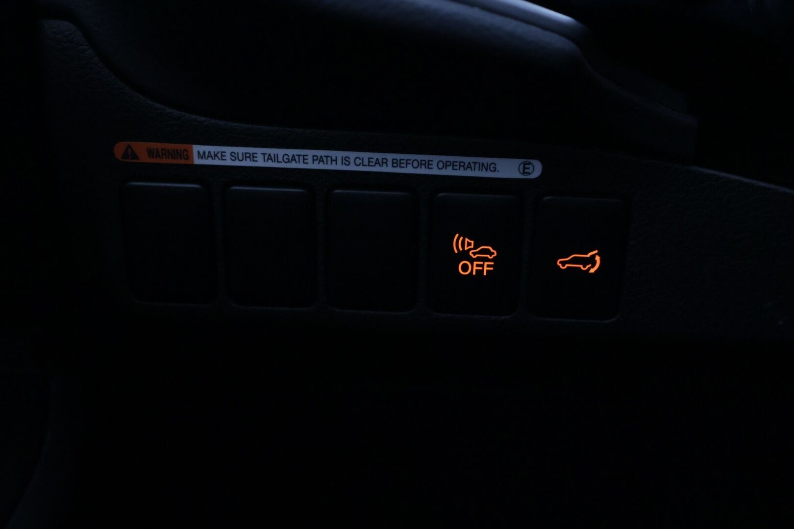 Mitsubishi OUTLANDER PHEV 2014 Instyle Navi 4WD 5P *Rockford Fosgate / Peruutuskamera / Koukku / Nahkasisusta / S.kontti / Navi* - Juuri huollettu ja leimattu! / 2xalumiini vantein