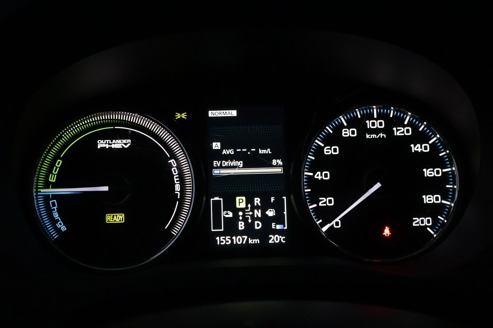 Mitsubishi OUTLANDER PHEV 2014 Instyle Navi 4WD 5P *Rockford Fosgate / Peruutuskamera / Koukku / Nahkasisusta / S.kontti / Navi* - Juuri huollettu ja leimattu! / 2xalumiini vantein