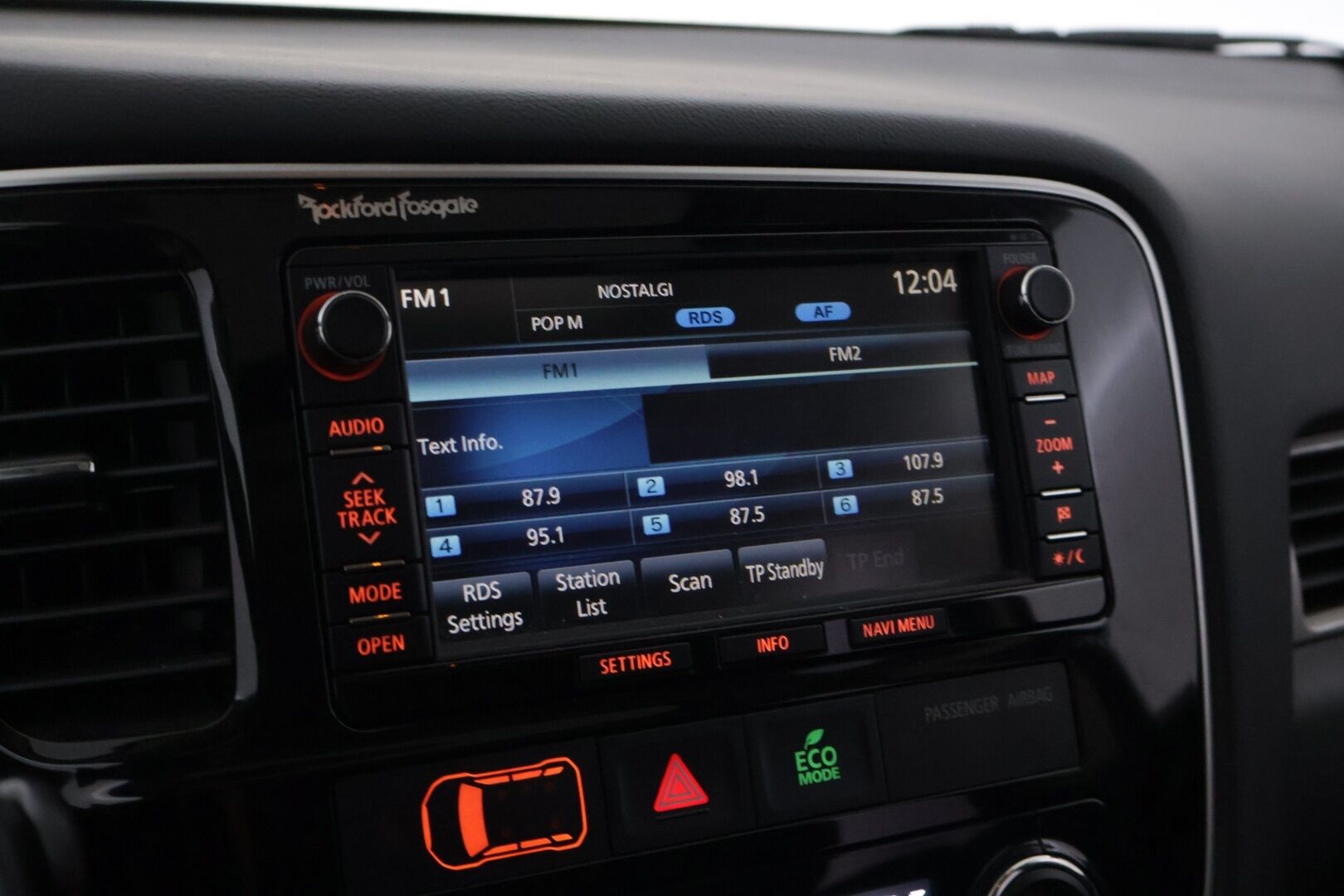 Mitsubishi OUTLANDER PHEV 2014 Instyle Navi 4WD 5P *Rockford Fosgate / Peruutuskamera / Koukku / Nahkasisusta / S.kontti / Navi* - Juuri huollettu ja leimattu! / 2xalumiini vantein