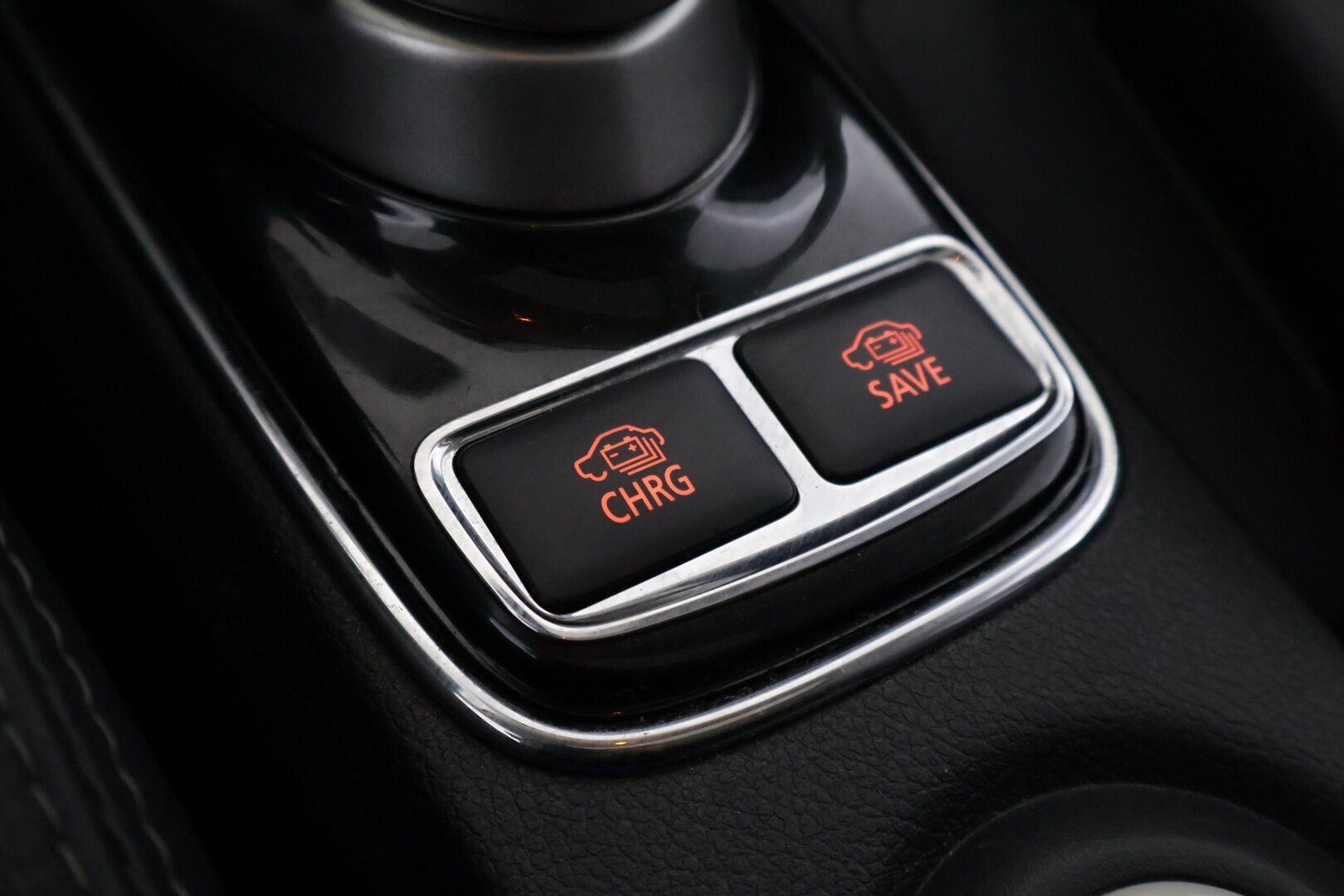 Mitsubishi OUTLANDER PHEV 2014 Instyle Navi 4WD 5P *Rockford Fosgate / Peruutuskamera / Koukku / Nahkasisusta / S.kontti / Navi* - Juuri huollettu ja leimattu! / 2xalumiini vantein