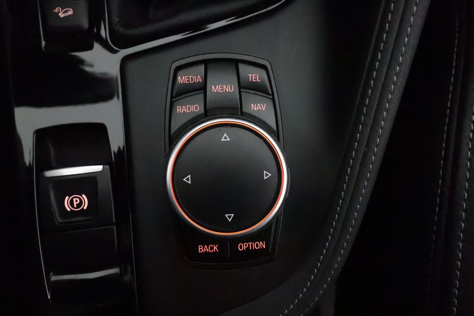 BMW X1 2016 F48 xDrive25dA Xline *ACC / Harman&Kardon / Panorama / HUD / Muistipenkit / ComfortAccess / P.kamera / Koukku* - Hyvät varusteet! 