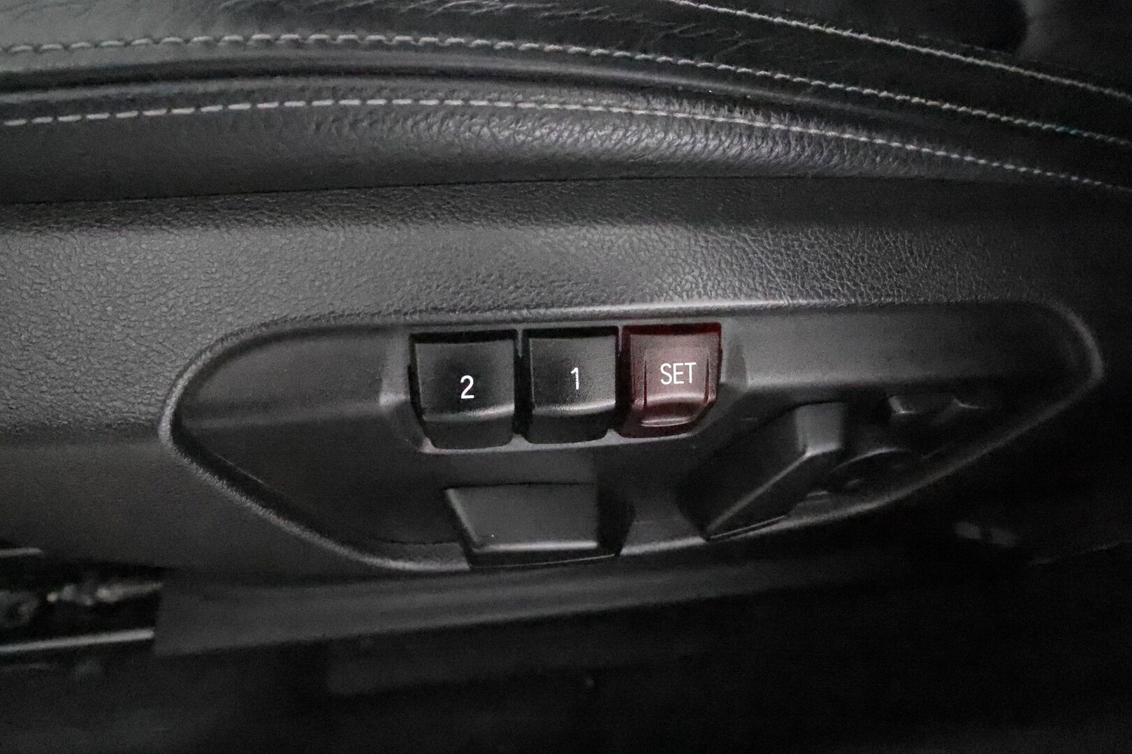 BMW X1 2016 F48 xDrive25dA Xline *ACC / Harman&Kardon / Panorama / HUD / Muistipenkit / ComfortAccess / P.kamera / Koukku* - Hyvät varusteet! 