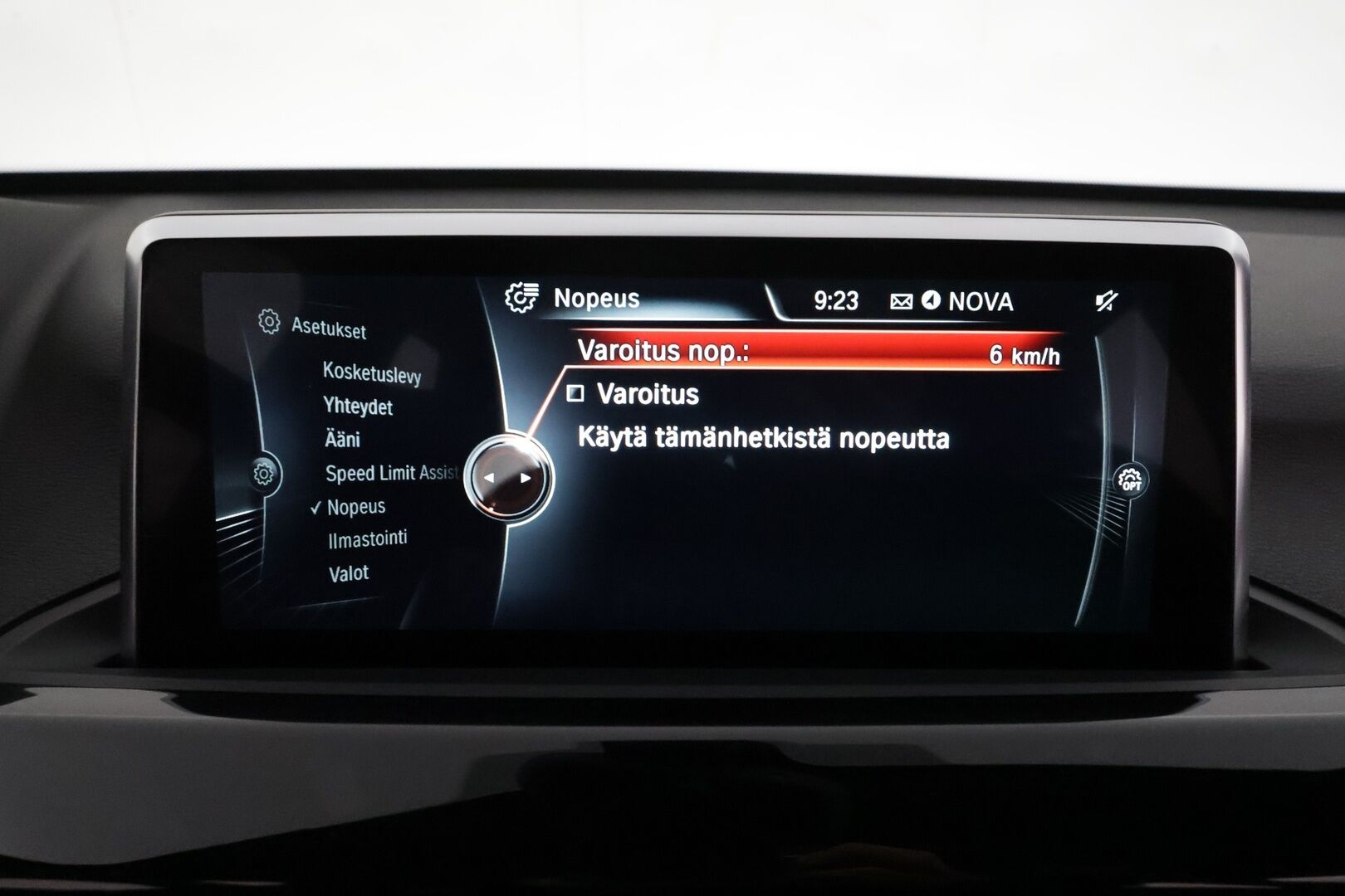 BMW X1 2016 F48 xDrive25dA Xline *ACC / Harman&Kardon / Panorama / HUD / Muistipenkit / ComfortAccess / P.kamera / Koukku* - Hyvät varusteet! 