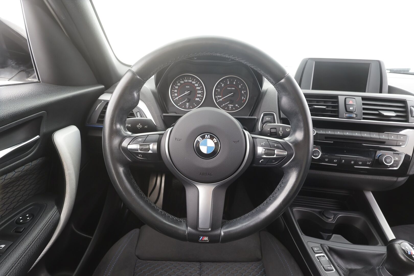 BMW 118 2017 F20 Hatchback 118i Business M Sport - Alcantara Sporttipenkit | ShadowLine | LED | M Sport Alusta | Vakkari | Peruutustutka | Näyttävä!