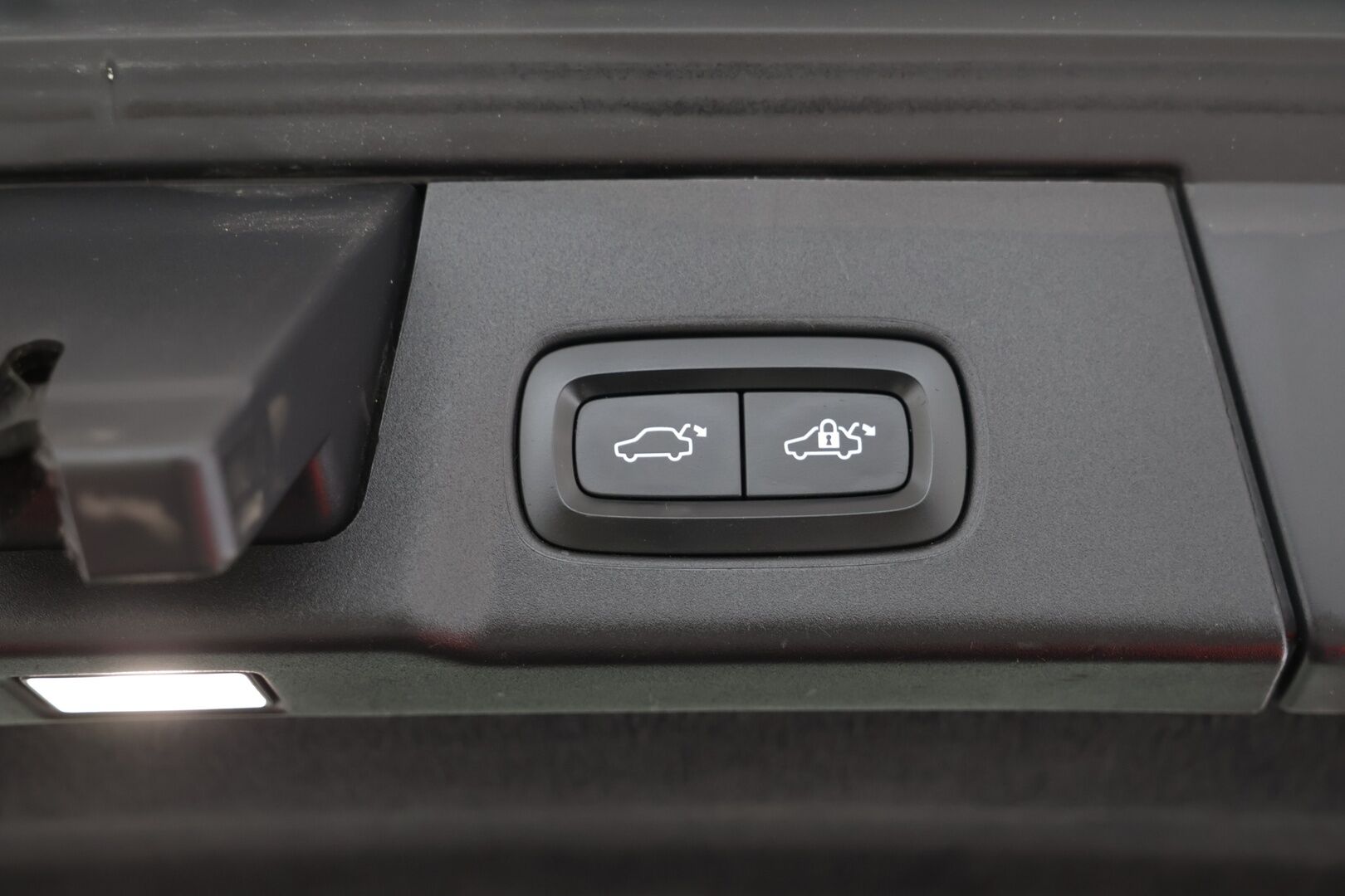 Volvo V90 2017 D4 Business aut - | Puolinahat | Ei ad-blue järjestelmää | Pilot assist | Turvallinen perhefarkku