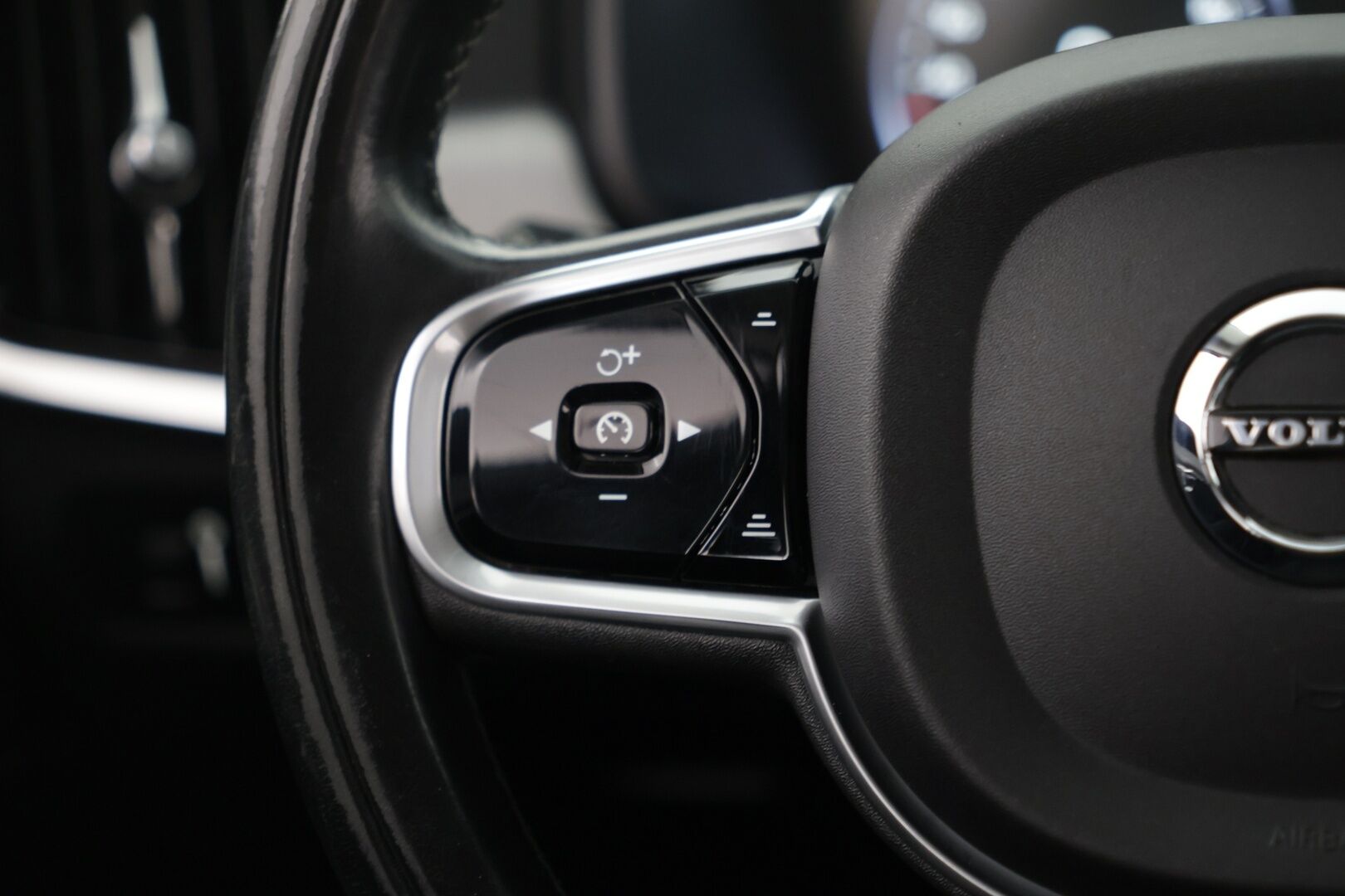 Volvo V90 2017 D4 Business aut - | Puolinahat | Ei ad-blue järjestelmää | Pilot assist | Turvallinen perhefarkku