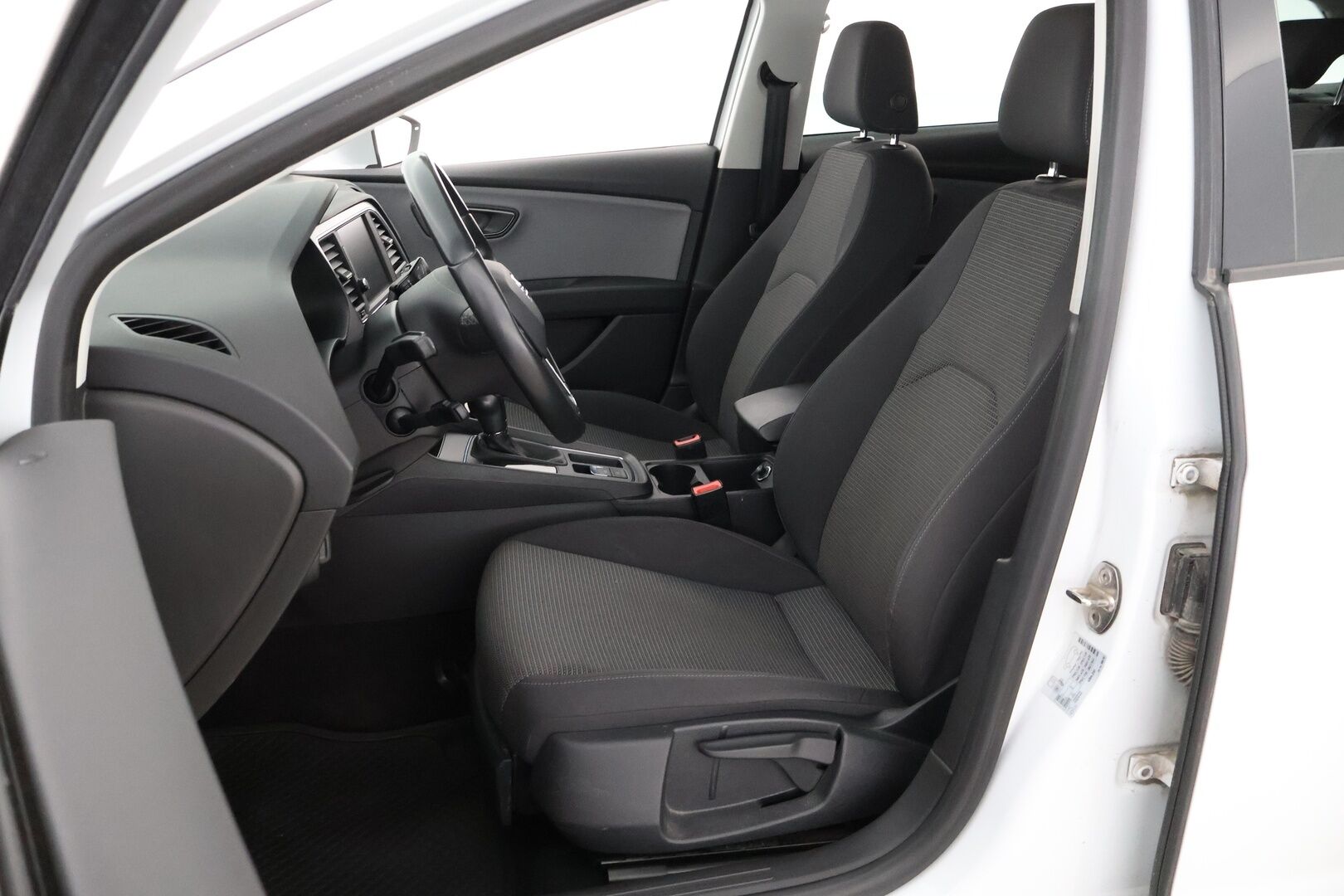 Seat Leon ST 2019 1,5 TGI 131 Style Business DSG - Suomiauto / Adapt.Vakkari / Vetokoukku / Lohko & Sisäpistoke / Tulossa Myyntiin!
