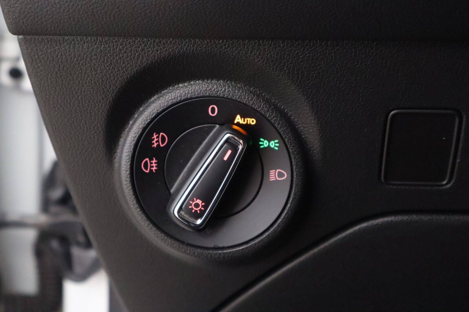 Seat Leon ST 2019 1,5 TGI 131 Style Business DSG - Suomiauto / Adapt.Vakkari / Vetokoukku / Lohko & Sisäpistoke / Tulossa Myyntiin!