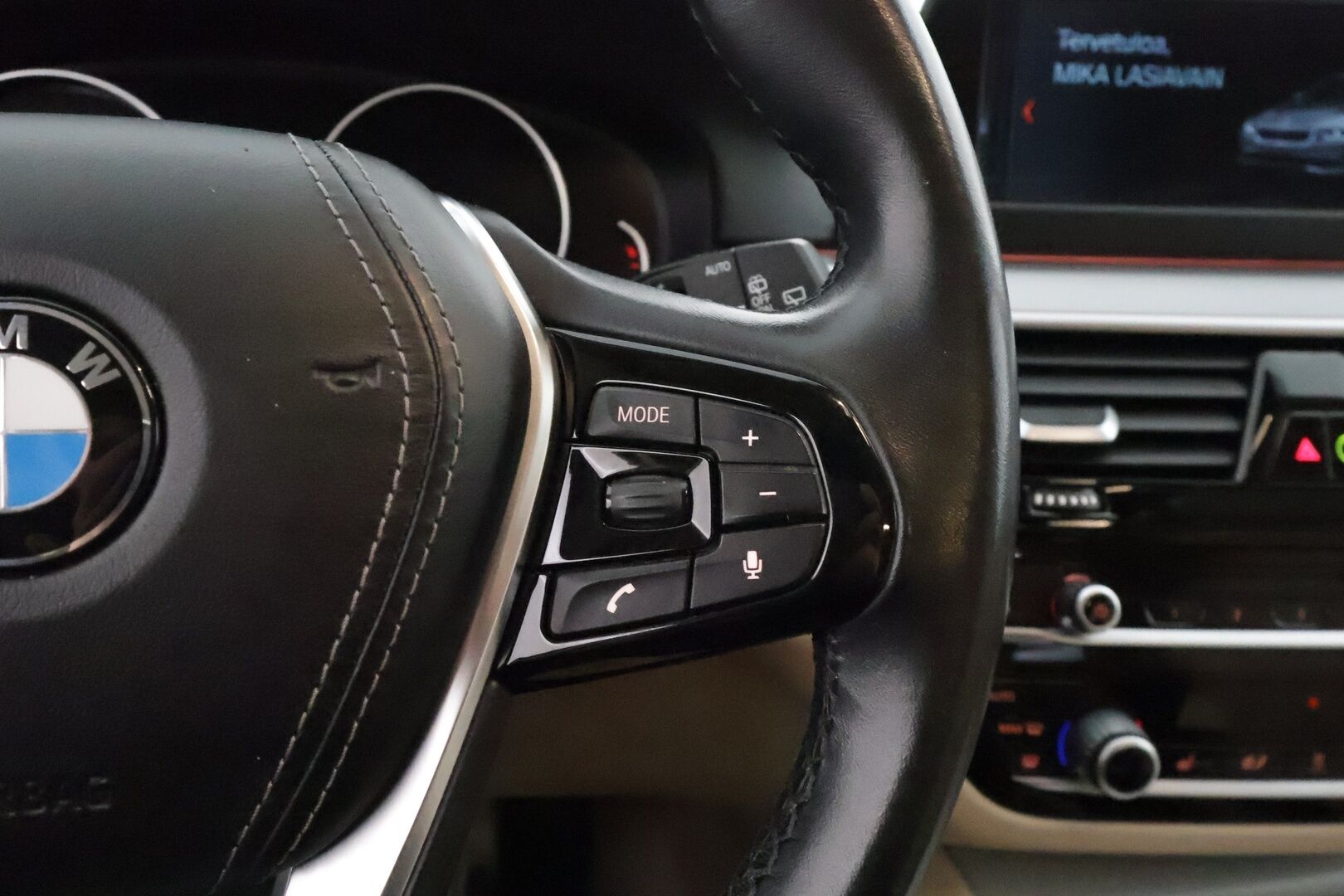 BMW 520 2019 G31 Touring 520d A xDrive Business **Webasto / Koukku / P. Kamera / LED-valot / HiFi / AC / KeylessGo / 2x Renkaat** - Webasto / P. Kamera / LED-valot / HiFi / Vakkari / Aut. Ilmastointi / KeylessGo / 2x Renkaat