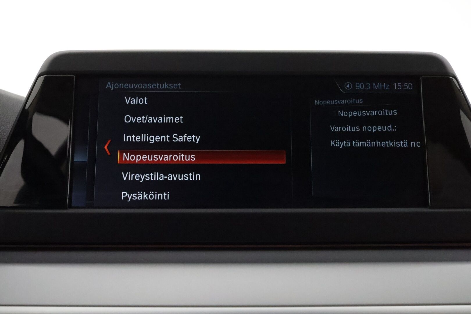 BMW 520 2019 G31 Touring 520d A xDrive Business **Webasto / Koukku / P. Kamera / LED-valot / HiFi / AC / KeylessGo / 2x Renkaat** - Webasto / P. Kamera / LED-valot / HiFi / Vakkari / Aut. Ilmastointi / KeylessGo / 2x Renkaat