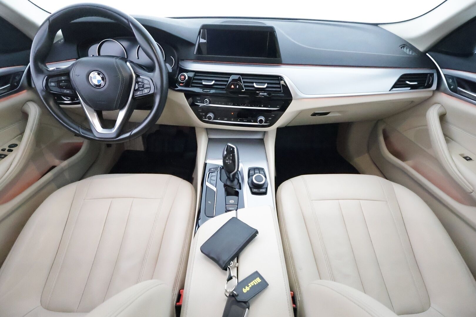 BMW 520 2019 G31 Touring 520d A xDrive Business **Webasto / Koukku / P. Kamera / LED-valot / HiFi / AC / KeylessGo / 2x Renkaat** - Webasto / P. Kamera / LED-valot / HiFi / Vakkari / Aut. Ilmastointi / KeylessGo / 2x Renkaat