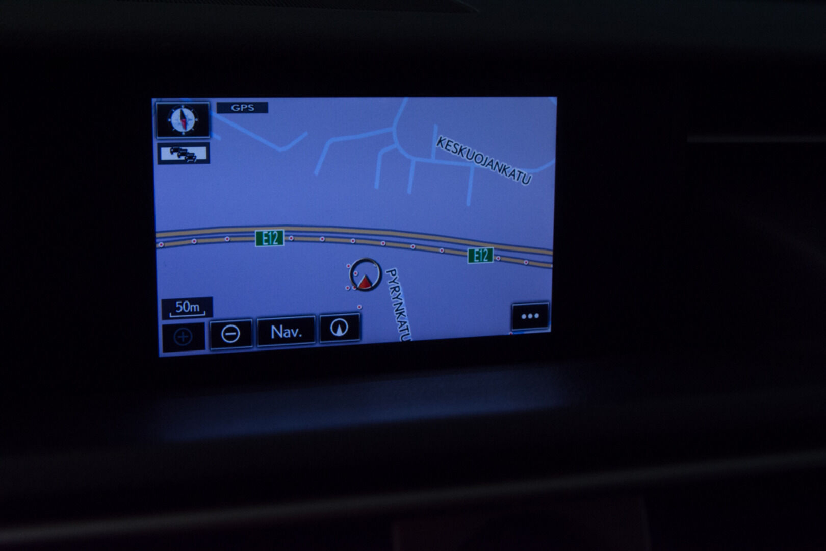 Lexus IS 2014 300h Comfort Business *Ratin lämmitin / Vakkari / P.tutkat / Puolnahat / BT-media * - Tuonti auto (Ruotsi) Avaimeton käynnistys / Lämmitettävä tuulilasi /Navigointijärjestelmä / Penkinlämmittimet / Sport-ohjauspyörä ratinlämmityksellä ja vaihteenvalitsimilla / 2xRenkaat / 2x avaimet * - HULLUT AVAJAISHULINAT KORKOTARJOUS 3,29 %