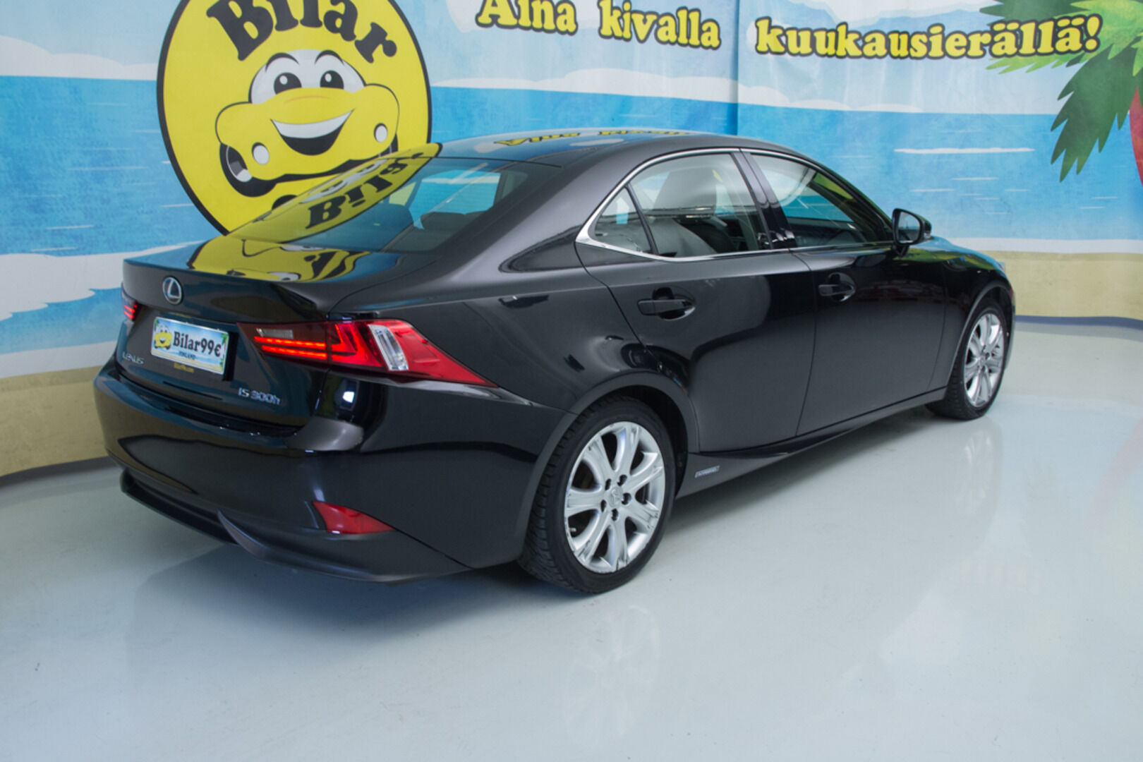 Lexus IS 2014 300h Comfort Business *Ratin lämmitin / Vakkari / P.tutkat / Puolnahat / BT-media * - Tuonti auto (Ruotsi) Avaimeton käynnistys / Lämmitettävä tuulilasi /Navigointijärjestelmä / Penkinlämmittimet / Sport-ohjauspyörä ratinlämmityksellä ja vaihteenvalitsimilla / 2xRenkaat / 2x avaimet * - HULLUT AVAJAISHULINAT KORKOTARJOUS 3,29 %