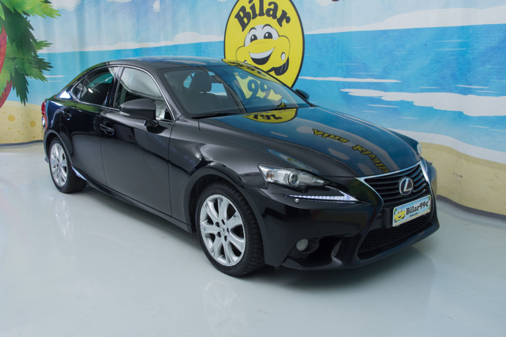 Lexus IS 2014 300h Comfort Business *Ratin lämmitin / Vakkari / P.tutkat / Puolnahat / BT-media * - Tuonti auto (Ruotsi) Avaimeton käynnistys / Lämmitettävä tuulilasi /Navigointijärjestelmä / Penkinlämmittimet / Sport-ohjauspyörä ratinlämmityksellä ja vaihteenvalitsimilla / 2xRenkaat / 2x avaimet * - HULLUT AVAJAISHULINAT KORKOTARJOUS 3,29 %