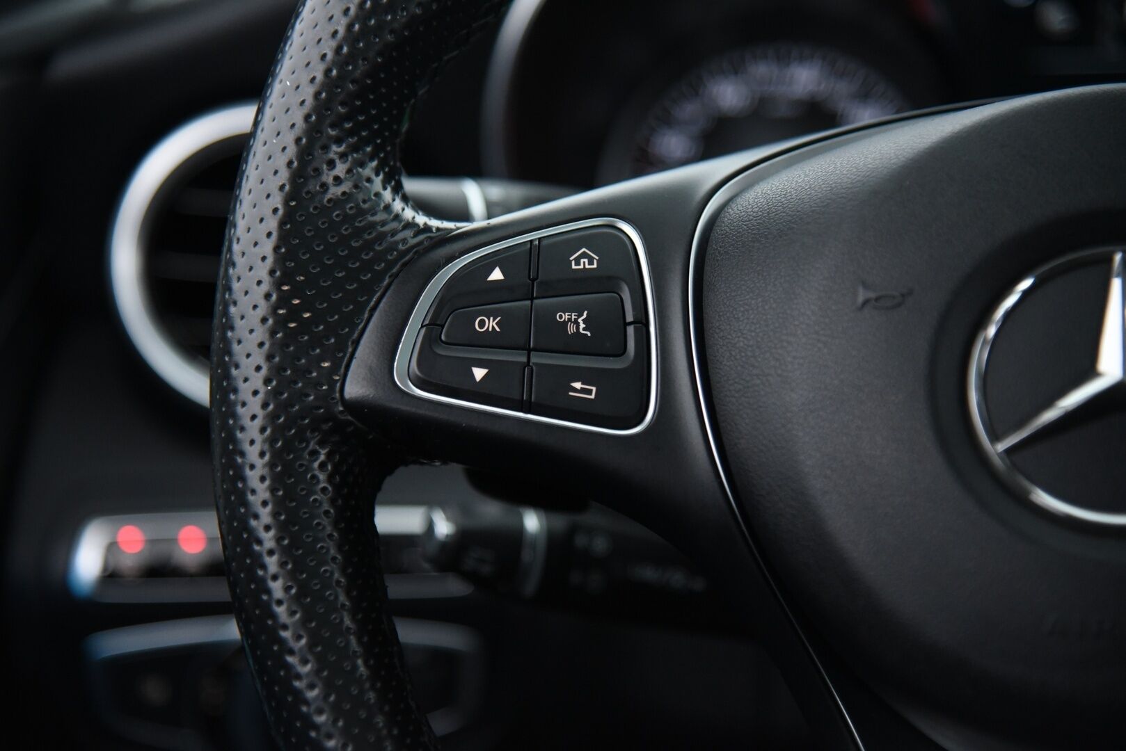 Mercedes-Benz C 2017 350 e T A Premium Business / DTR+Q / Koukku / Burmester / LED IHC+ / 360-kamera / - Panorama / Huippu varusteltu! 