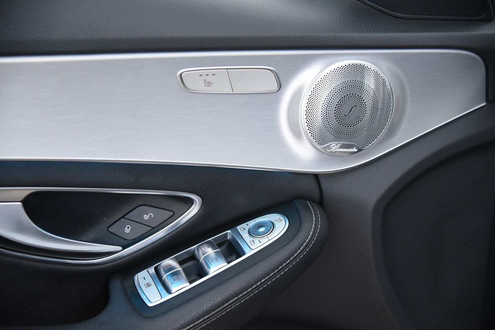 Mercedes-Benz C 2017 350 e T A Premium Business / DTR+Q / Koukku / Burmester / LED IHC+ / 360-kamera / - Panorama / Huippu varusteltu! 