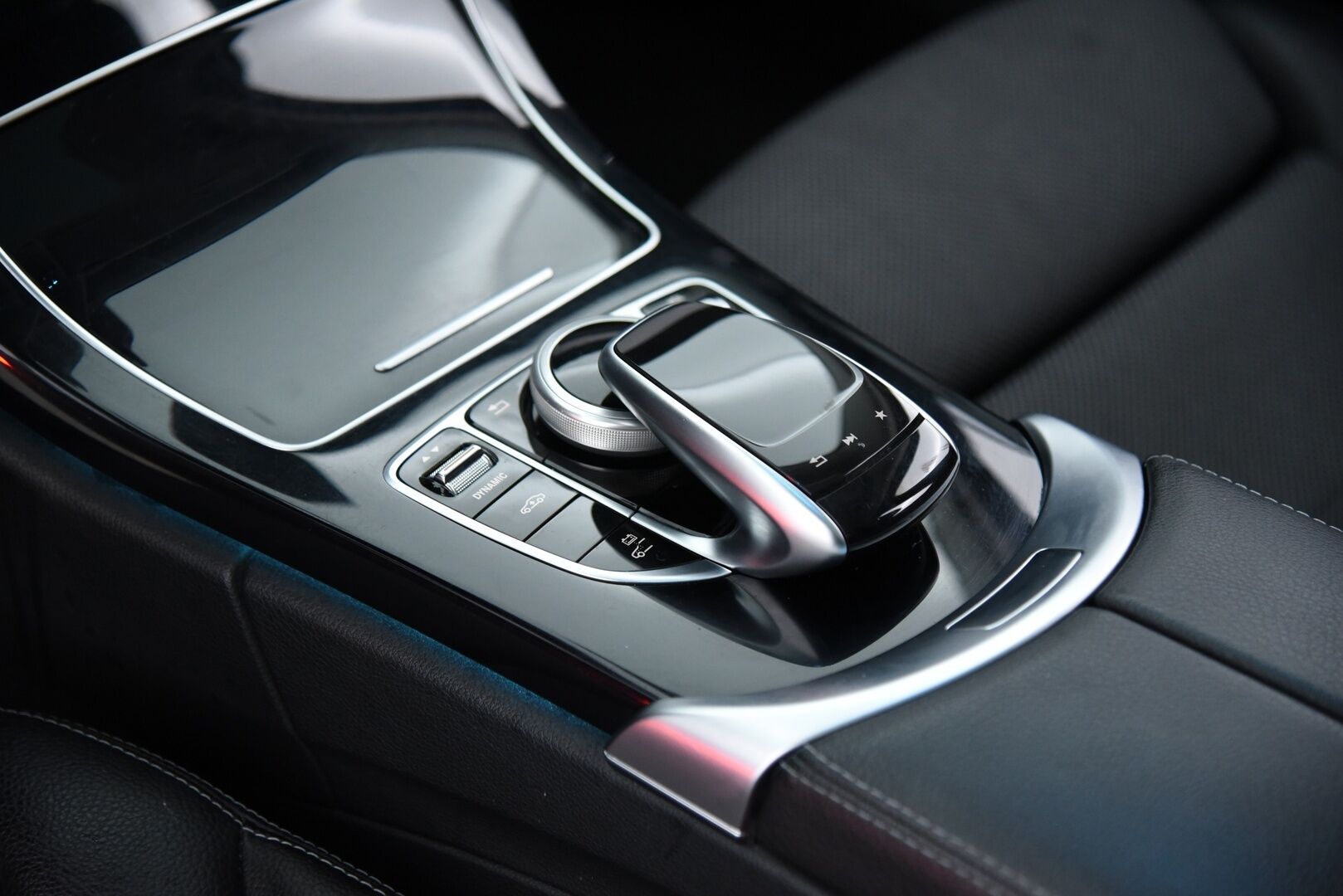 Mercedes-Benz C 2017 350 e T A Premium Business / DTR+Q / Koukku / Burmester / LED IHC+ / 360-kamera / - Panorama / Huippu varusteltu! 