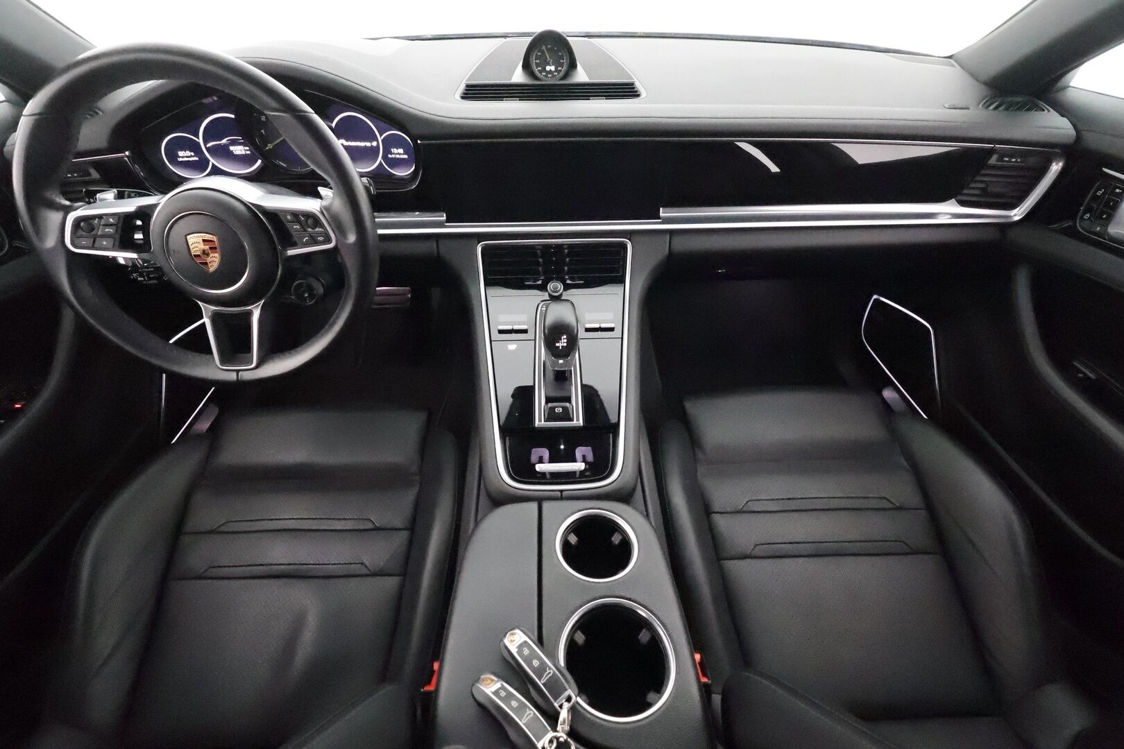 Porsche Panamera 2019 2,9, 4 E-Hybrid SportDesign **1.Om Suomi-auto / Panorama / Adapt.vakkari / 360° Kamera / HUD / 14-ist** - 2,99 % KORKOTARJOUS TÄHÄN AUTOON - Bose / Sport-Putkisto / PDLS+ / Navi / Kaistavahti / KeylessGO / 2x Renkaat