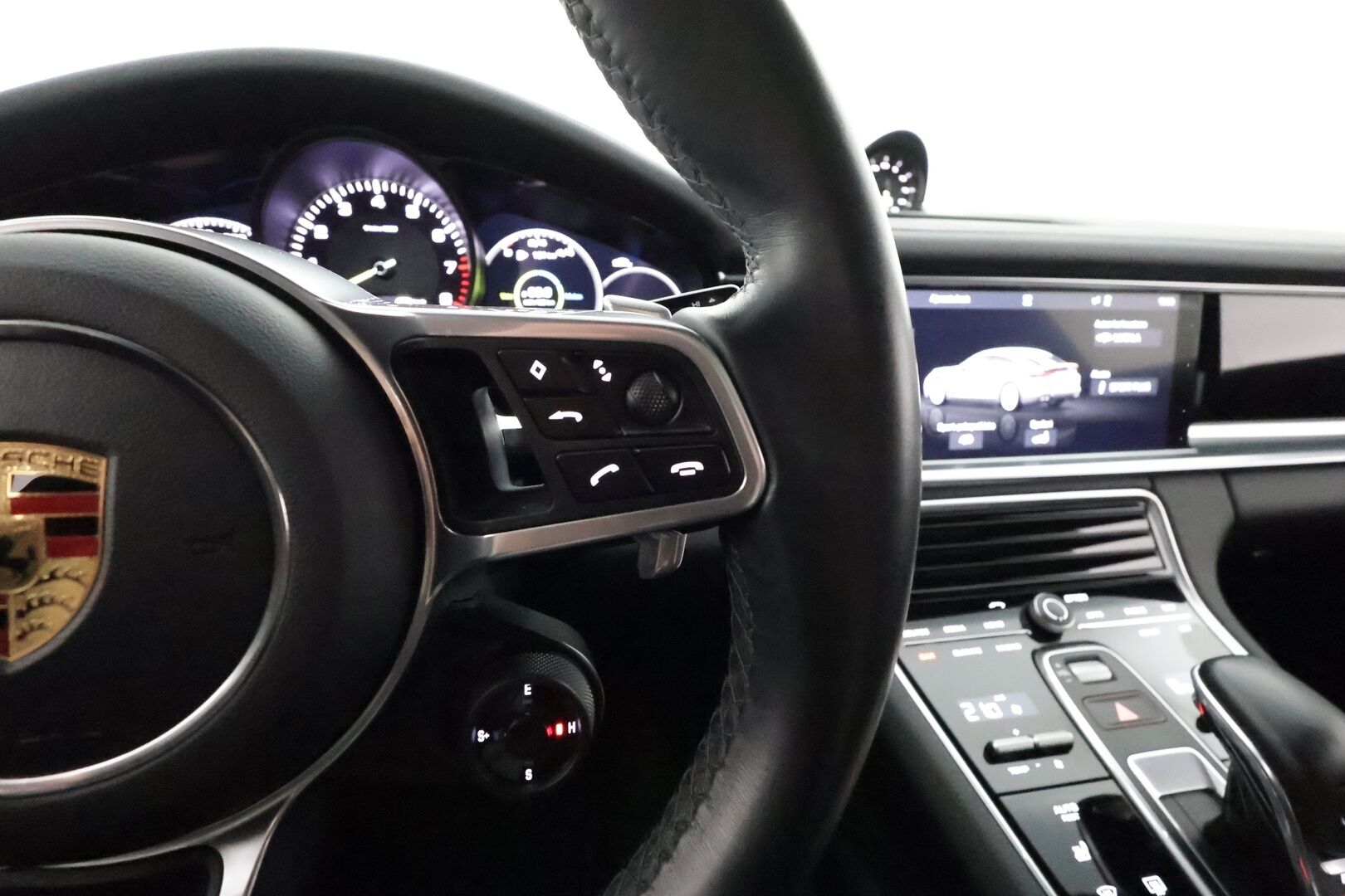 Porsche Panamera 2019 2,9, 4 E-Hybrid SportDesign **Suomi-auto / Panorama / Adapt.vakkari / 360° Kamera / HUD / 14-ist** - Bose / Sport-Putkisto / PDLS+ / Navi / Kaistavahti / KeylessGO / 2x Renkaat