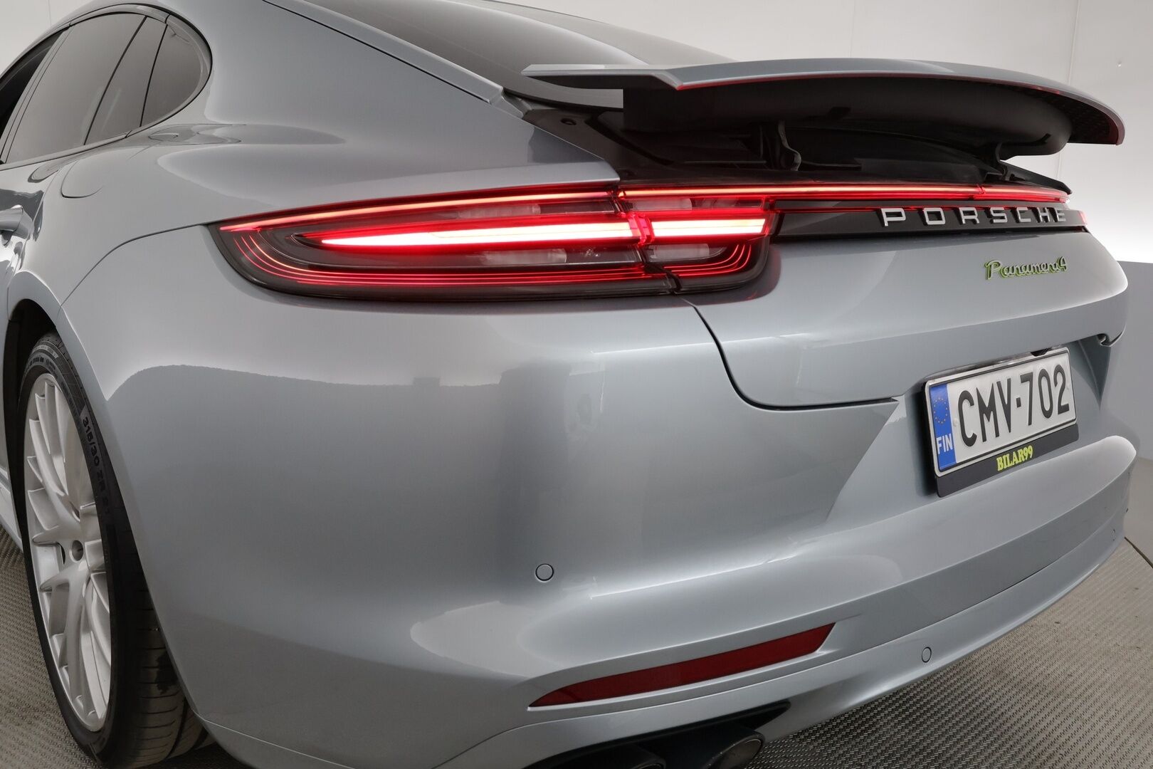 Porsche Panamera 2019 2,9, 4 E-Hybrid SportDesign **1.Om Suomi-auto / Panorama / Adapt.vakkari / 360° Kamera / HUD / 14-ist** - 2,99 % KORKOTARJOUS TÄHÄN AUTOON - Bose / Sport-Putkisto / PDLS+ / Navi / Kaistavahti / KeylessGO / 2x Renkaat