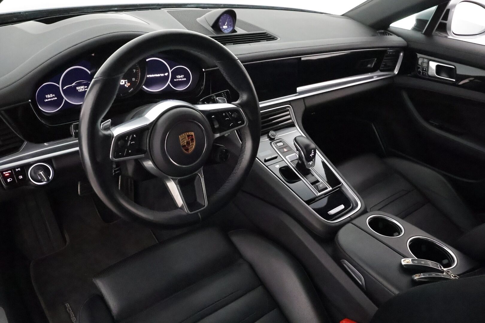 Porsche Panamera 2019 2,9, 4 E-Hybrid SportDesign **1.Om Suomi-auto / Panorama / Adapt.vakkari / 360° Kamera / HUD / 14-ist** - 2,99 % KORKOTARJOUS TÄHÄN AUTOON - Bose / Sport-Putkisto / PDLS+ / Navi / Kaistavahti / KeylessGO / 2x Renkaat