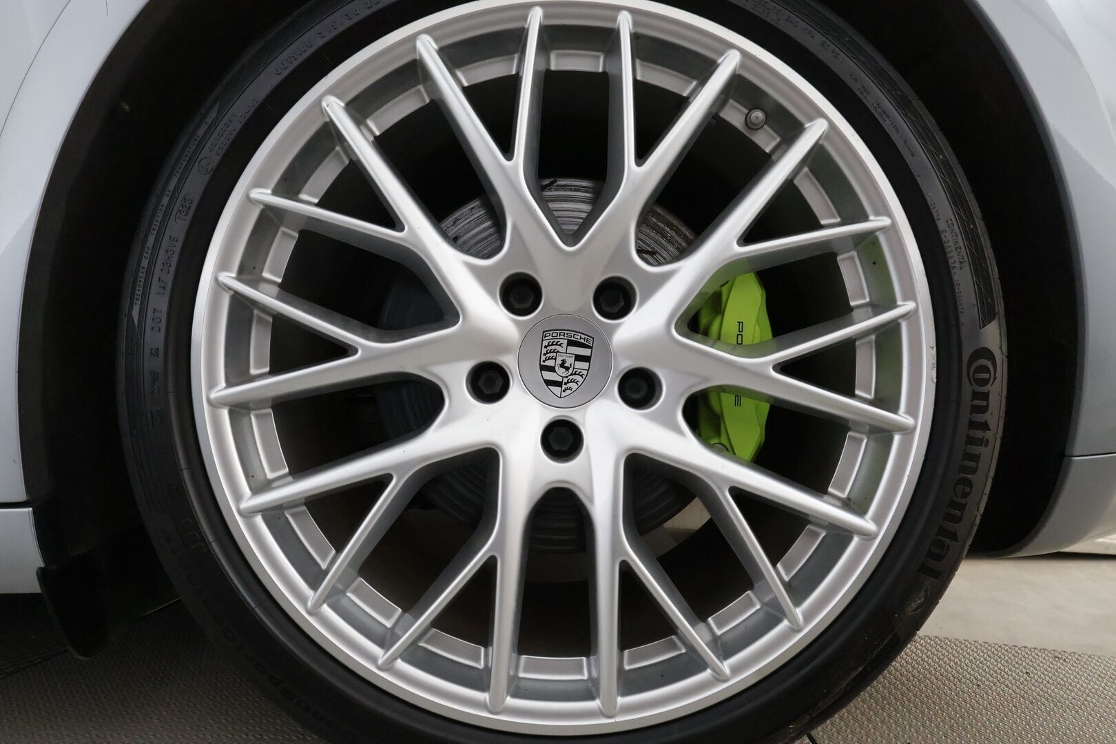 Porsche Panamera 2019 2,9, 4 E-Hybrid SportDesign * Suomi-auto / Imuovet / Panorama / Adapt.vakkari / 360° Kamera / HUD / 14-ist * - Imuovet / Bose / Sport-Putkisto / PDLS+ / Navi / Kaistavahti / KeylessGO / 2x Renkaat - HULLUT AVAJAISHULINAT KORKOTARJOUS 3,29 %