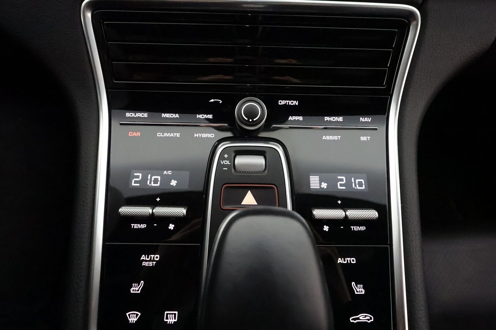 Porsche Panamera 2019 2,9, 4 E-Hybrid SportDesign **Suomi-auto / Panorama / Adapt.vakkari / 360° Kamera / HUD / 14-ist** - Bose / Sport-Putkisto / PDLS+ / Navi / Kaistavahti / KeylessGO / 2x Renkaat